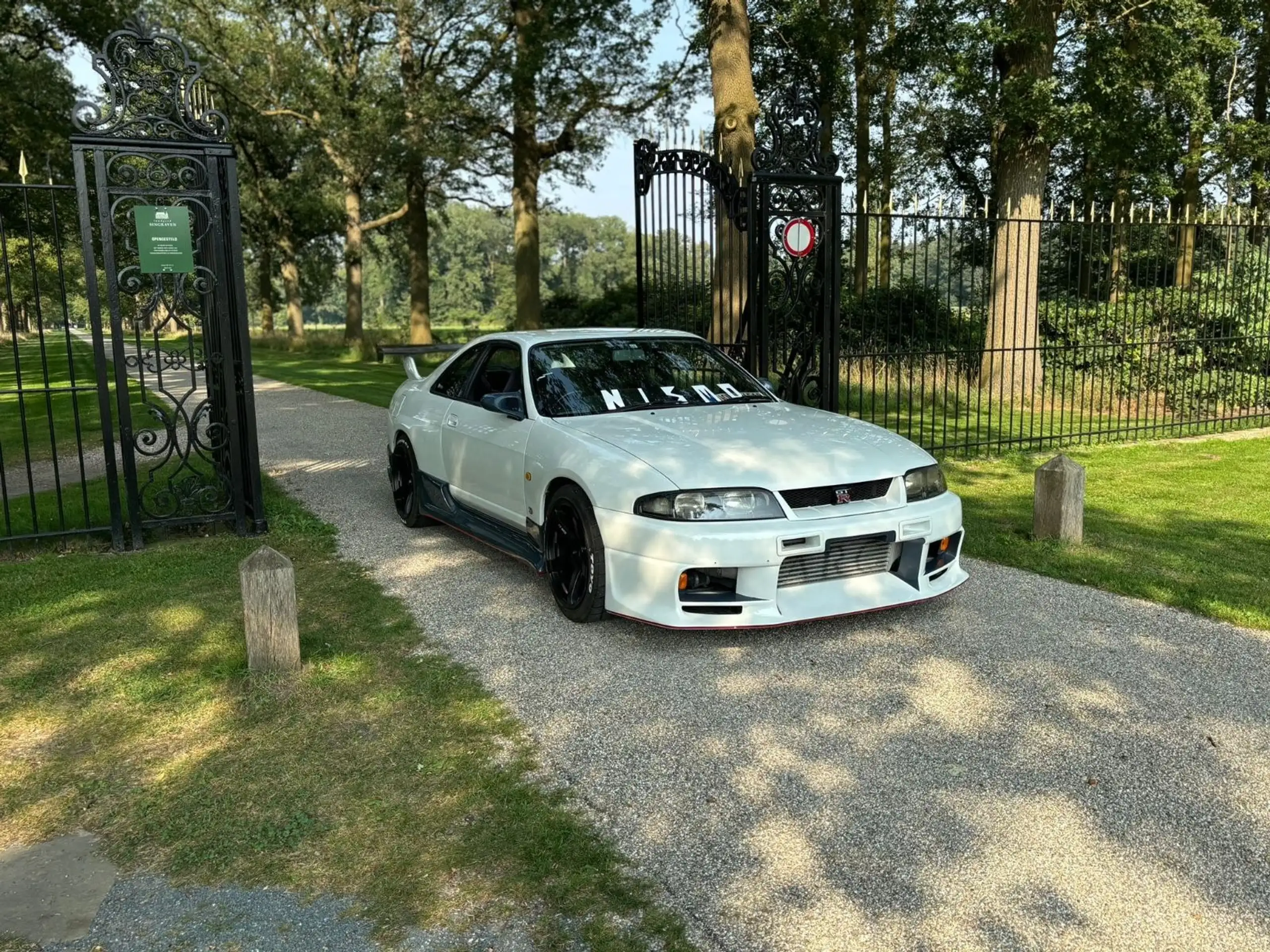 Nissan - Skyline