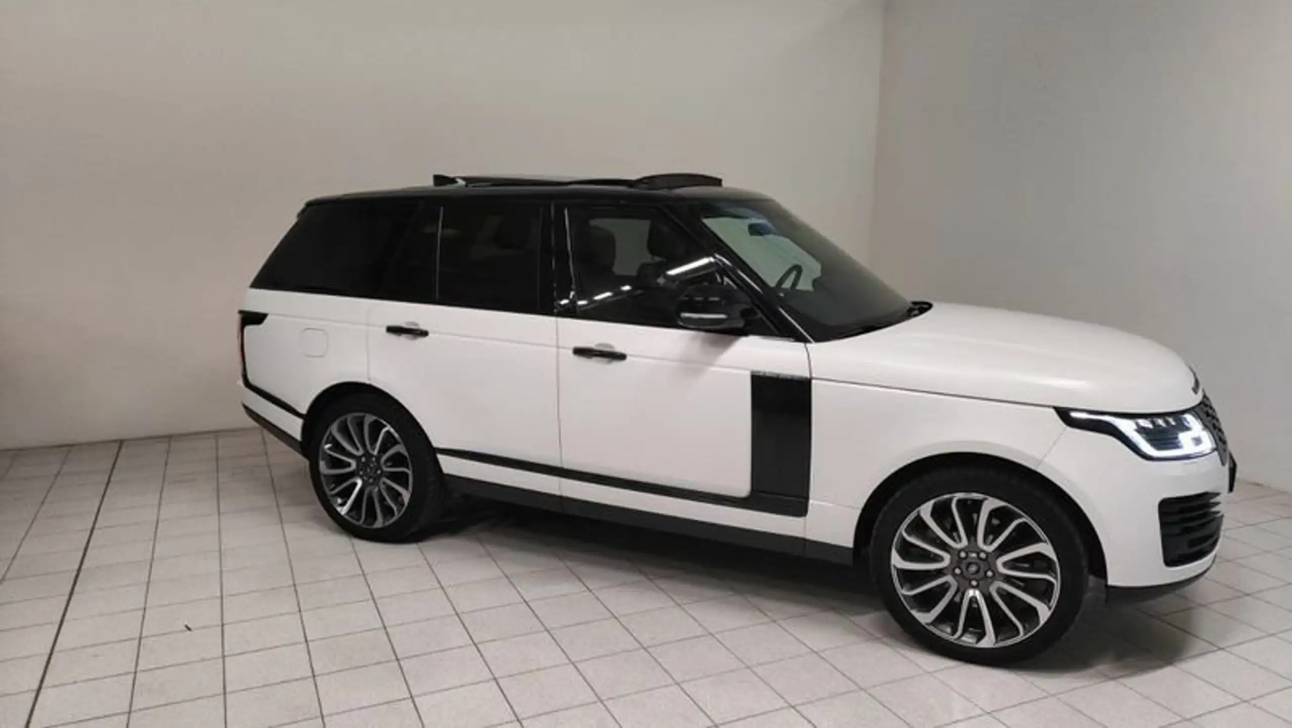 Land Rover - Range Rover