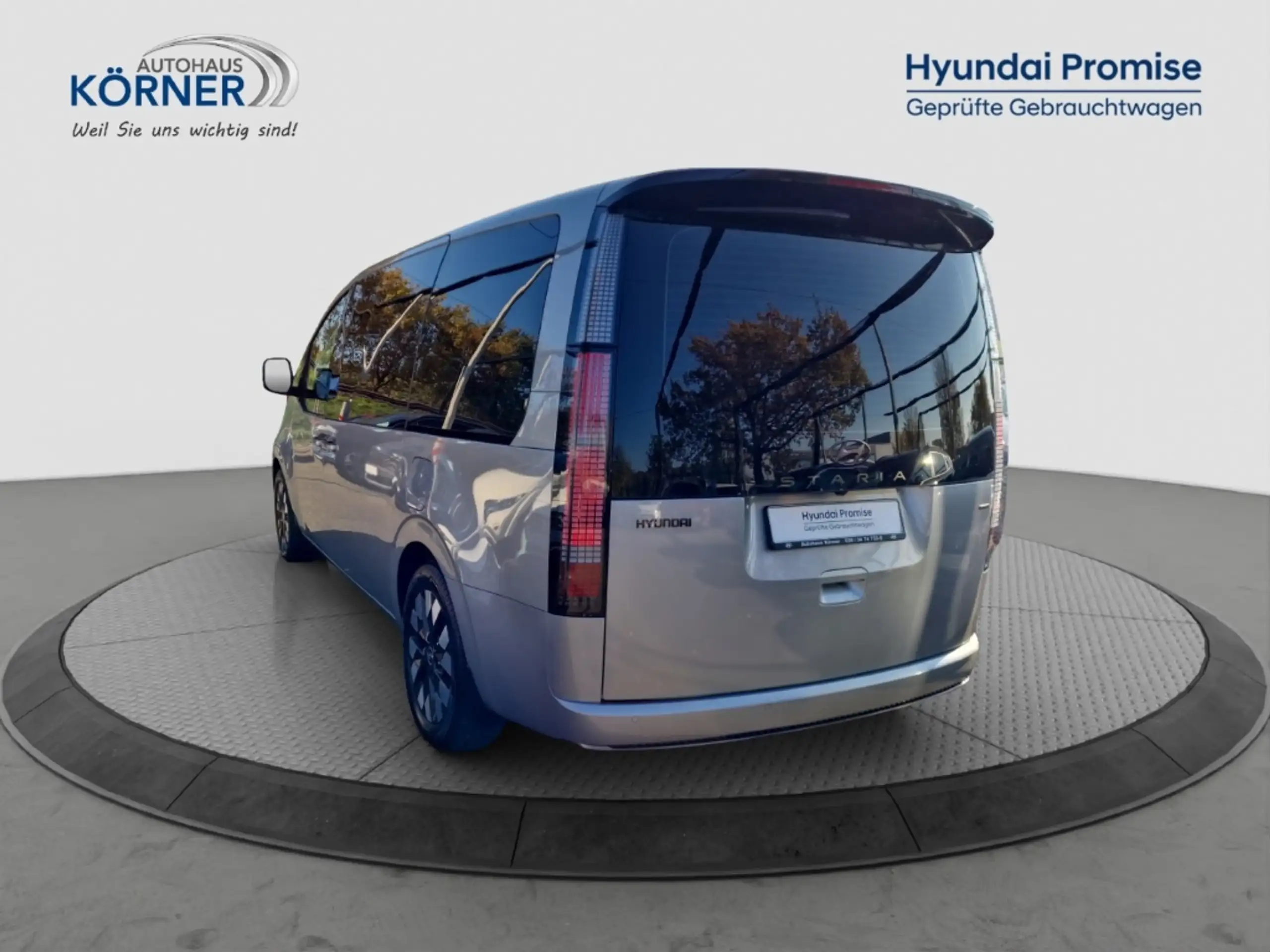 Hyundai - STARIA