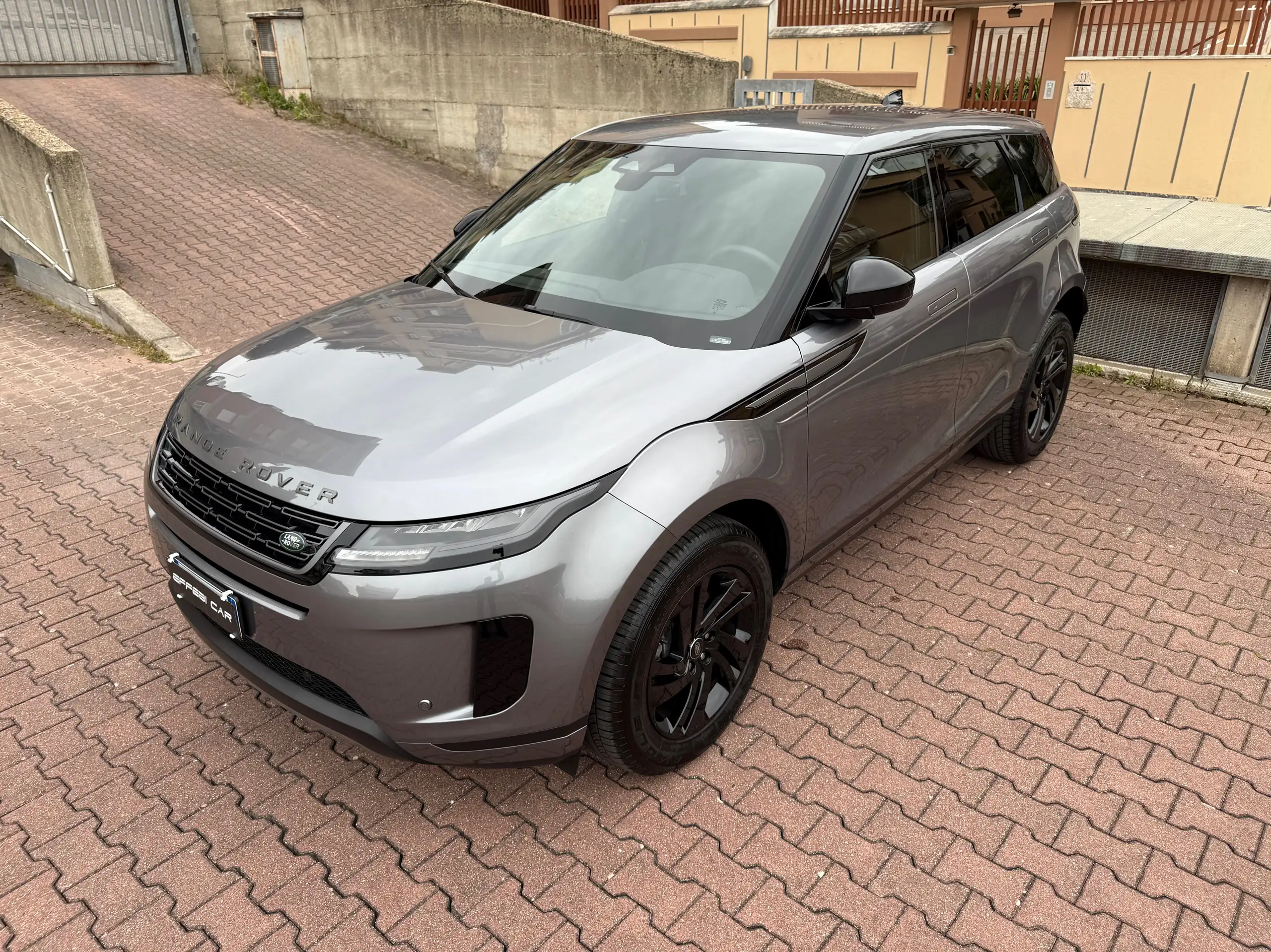 Land Rover - Range Rover Evoque