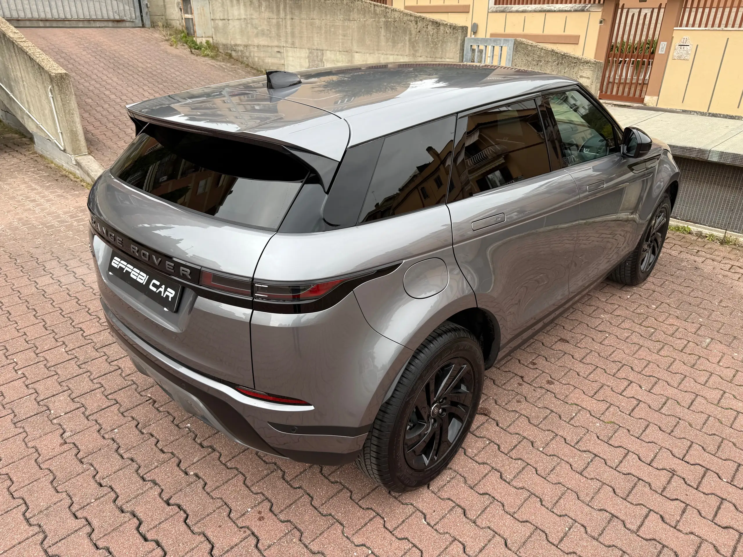 Land Rover - Range Rover Evoque