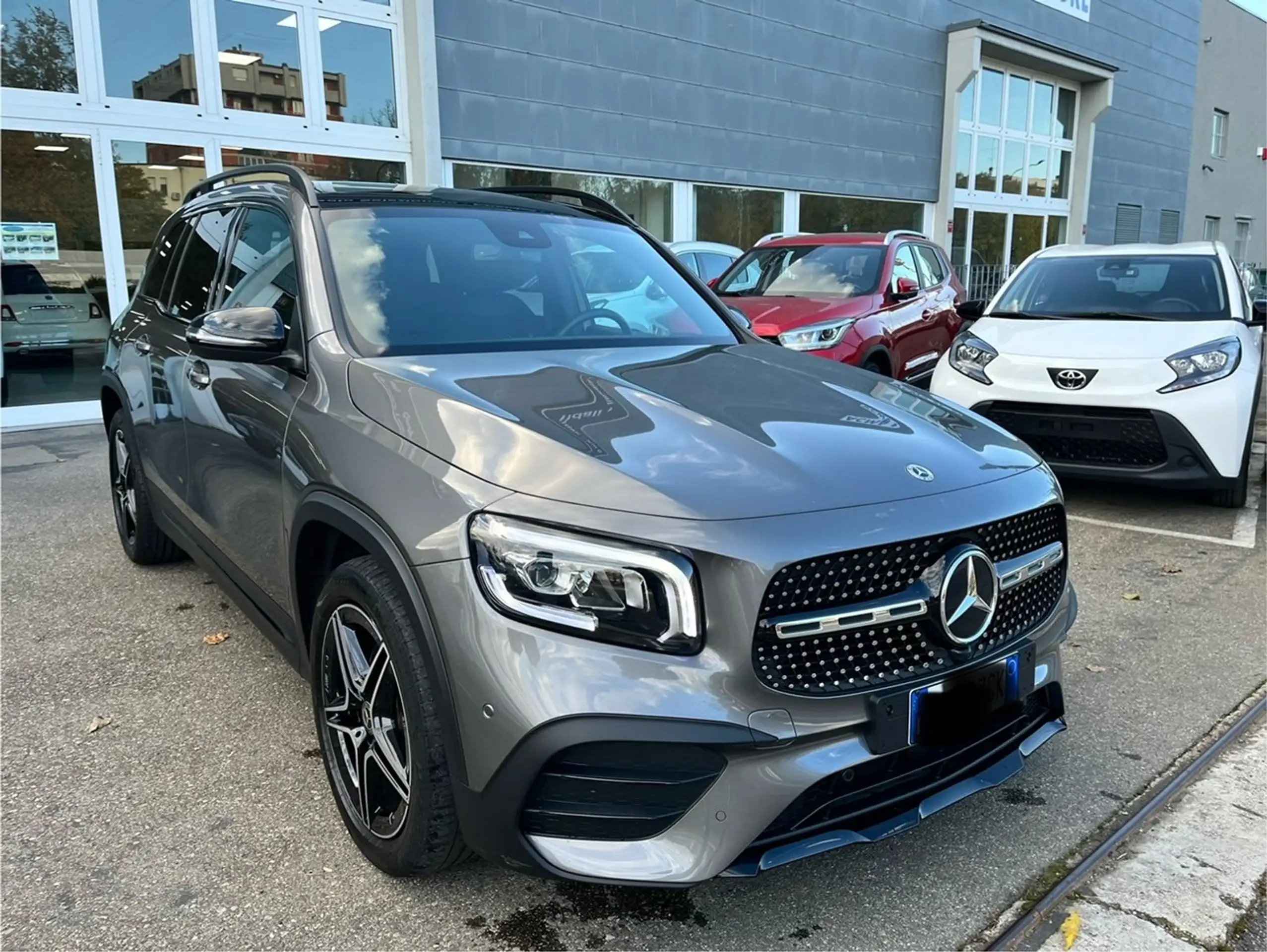 Mercedes-Benz GLB 200 2023