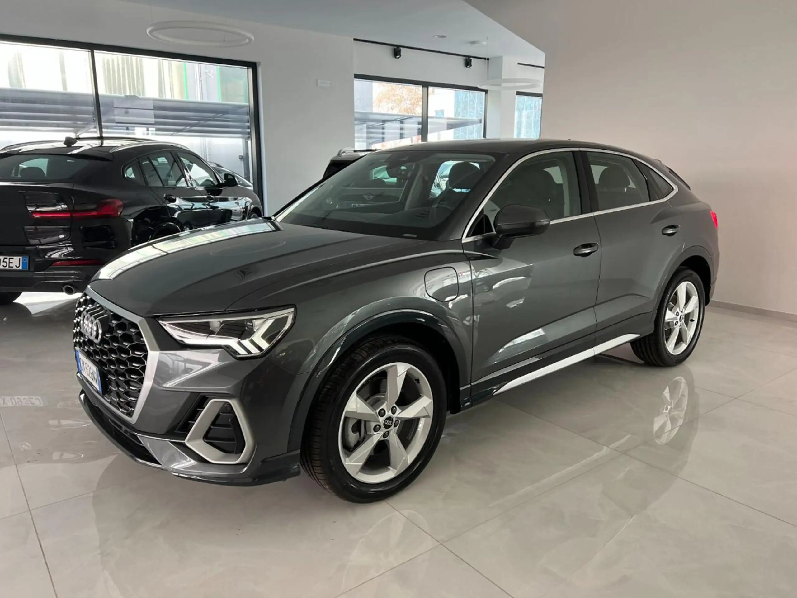 Audi - Q3