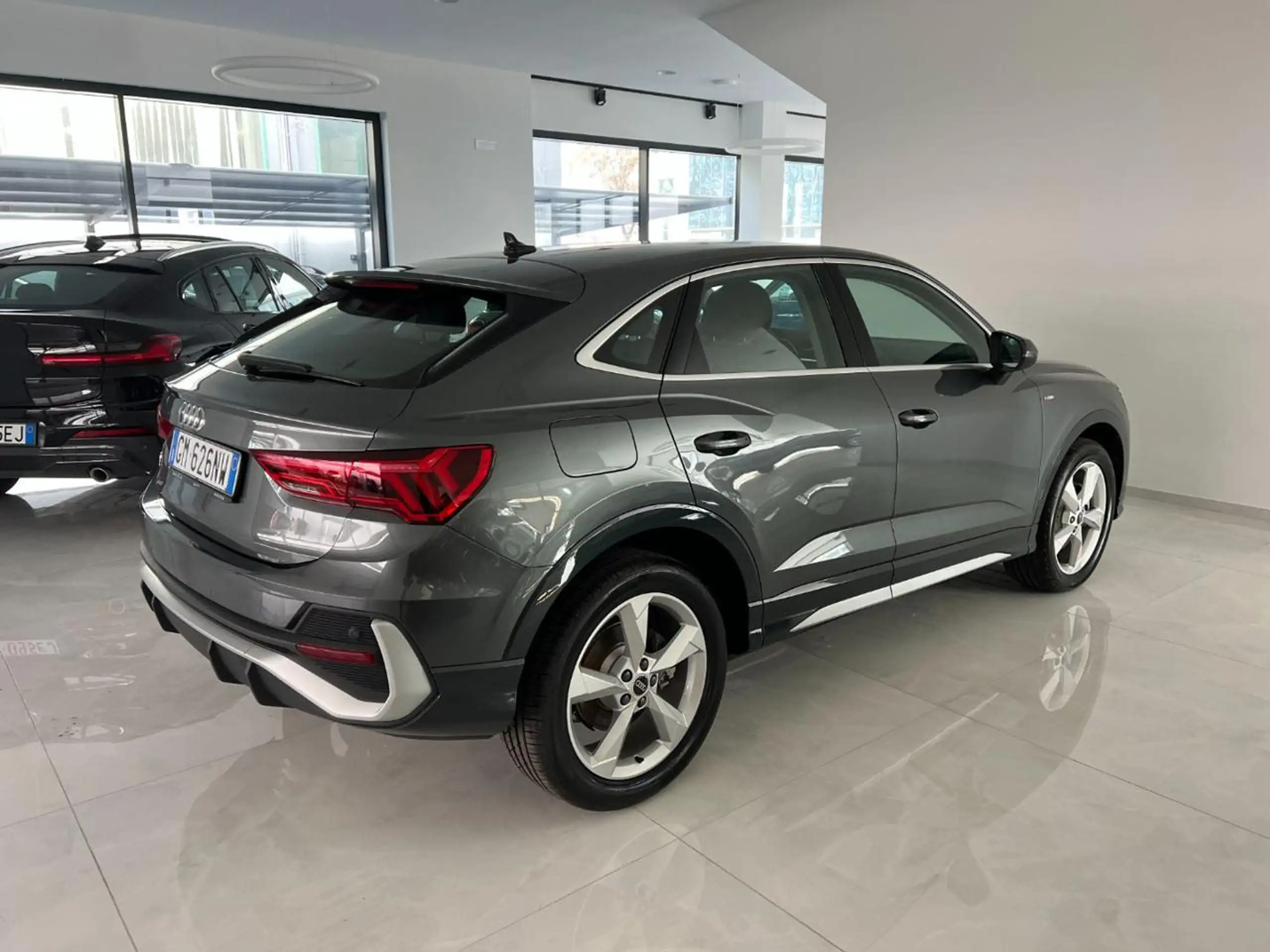 Audi - Q3