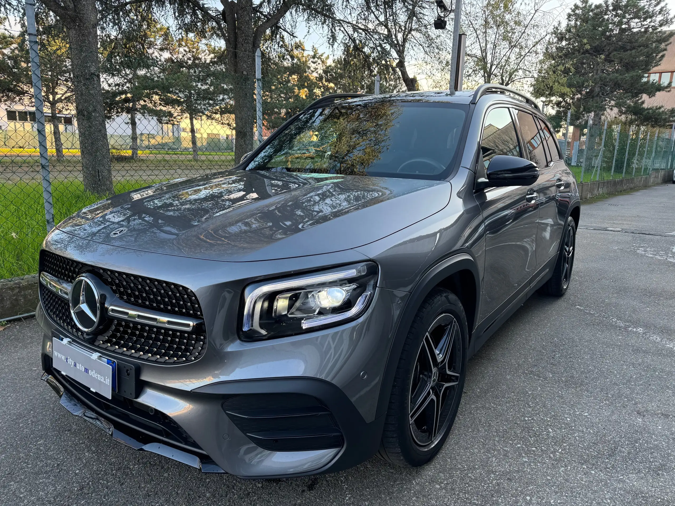 Mercedes-Benz GLB 200 2023