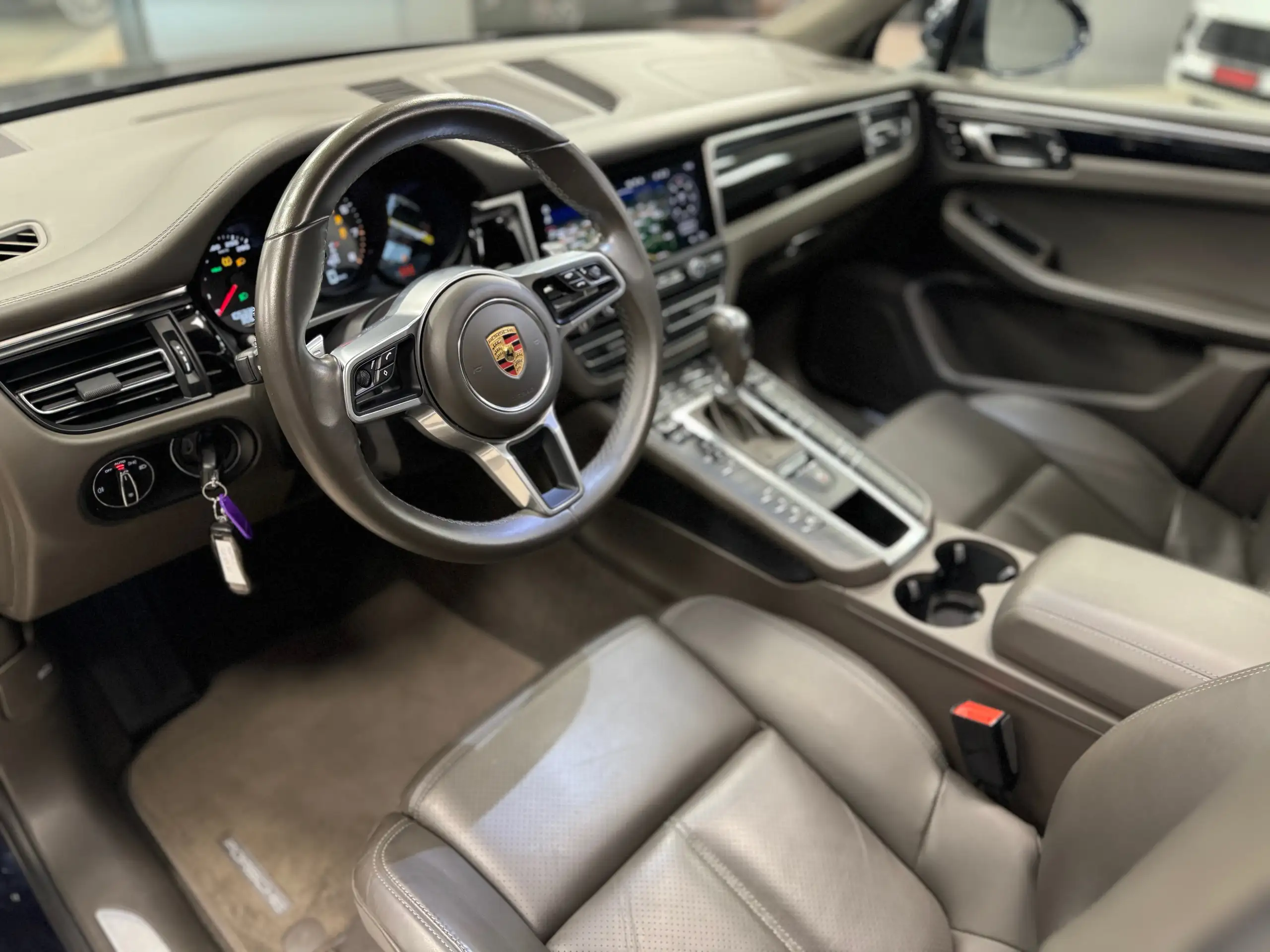 Porsche - Macan