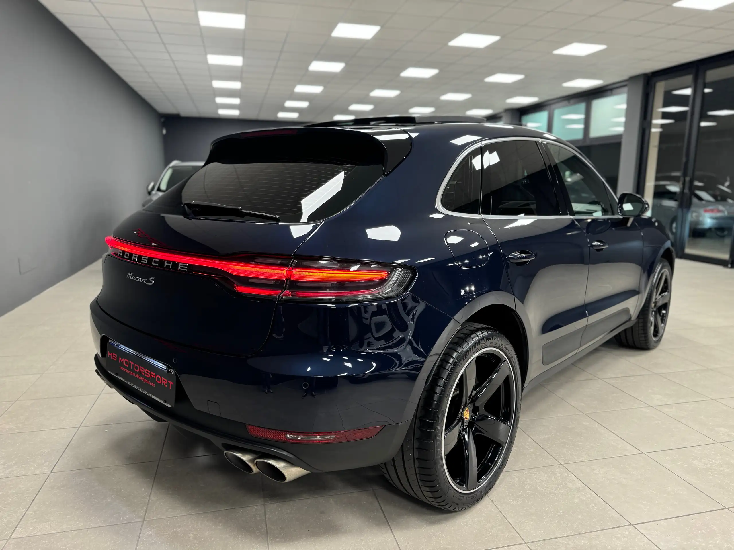 Porsche - Macan