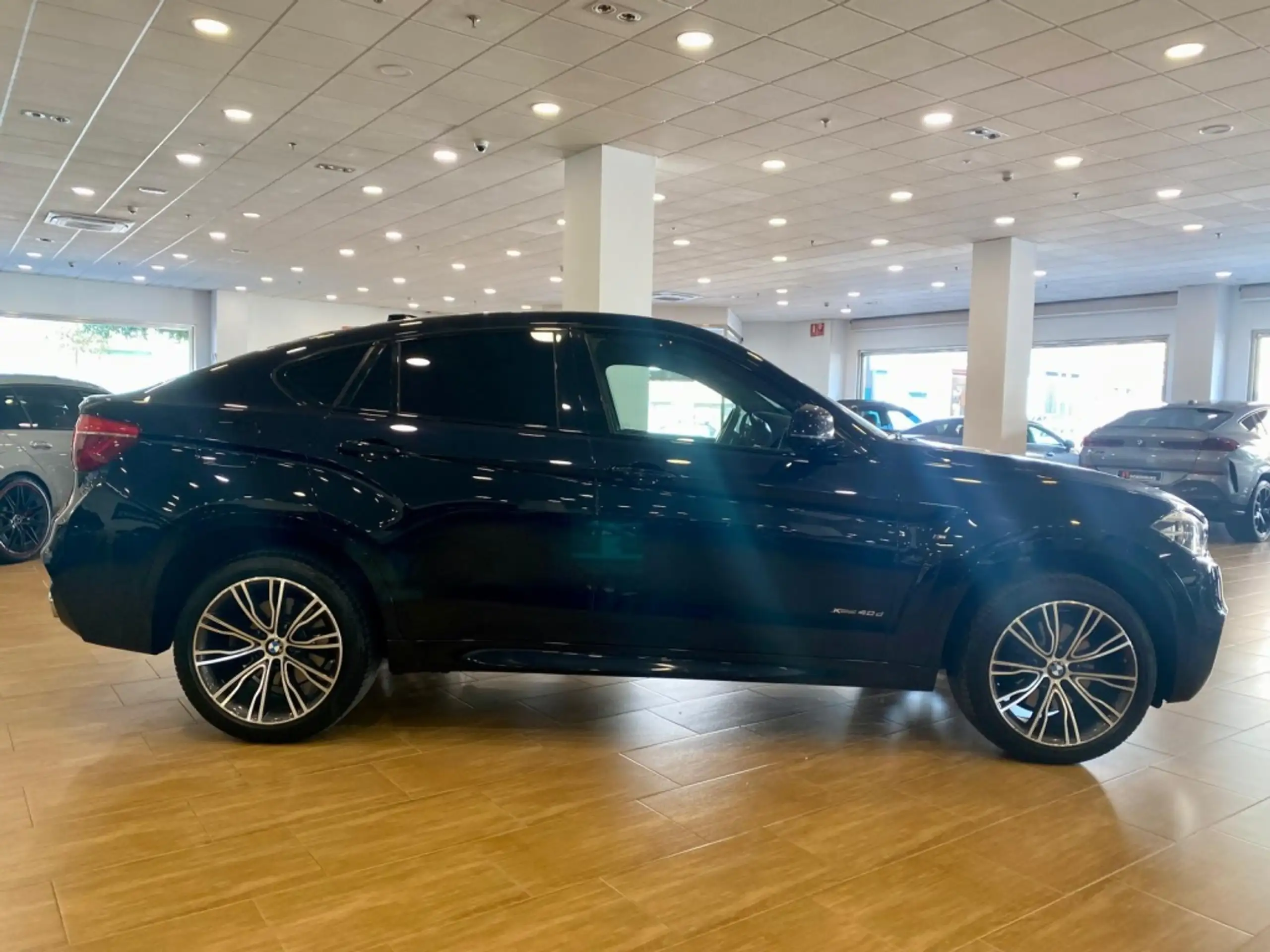 BMW - X6