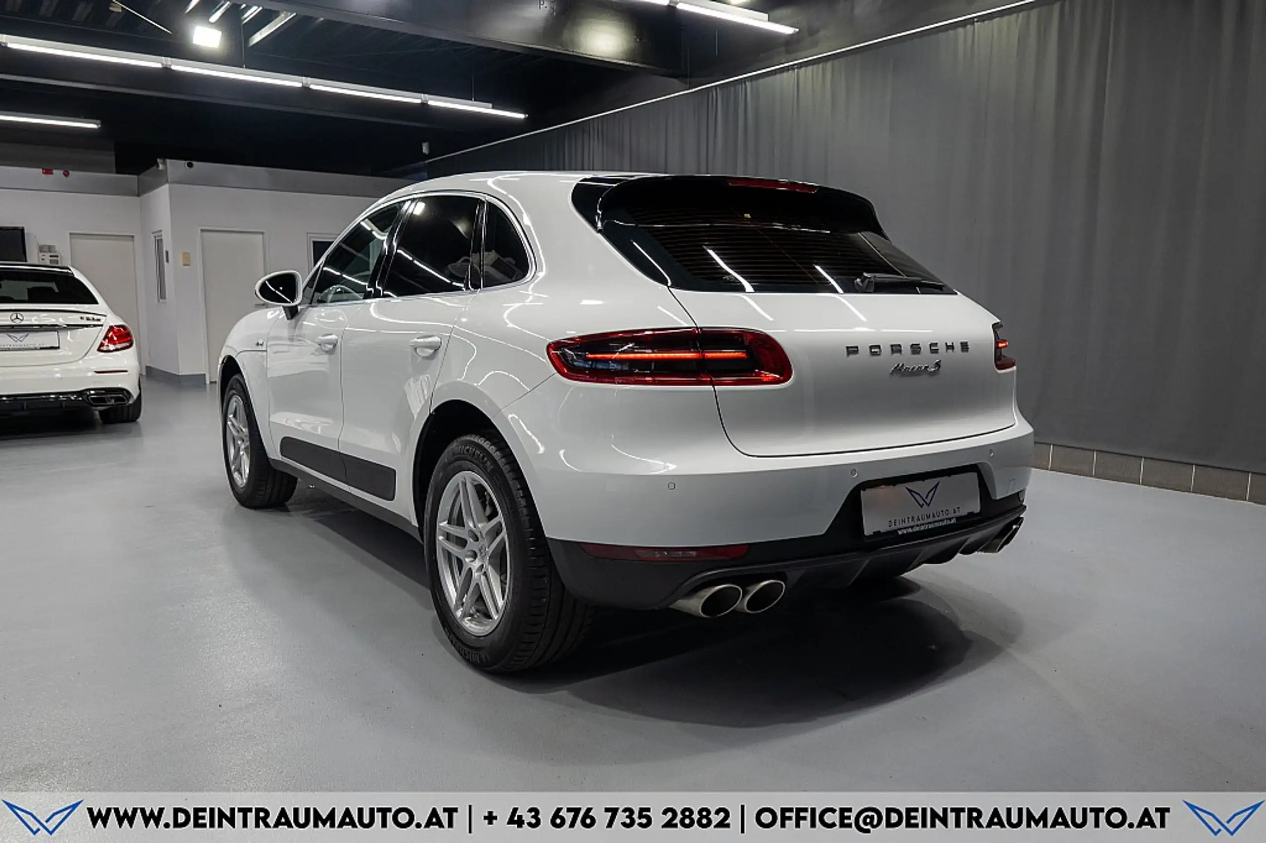 Porsche - Macan