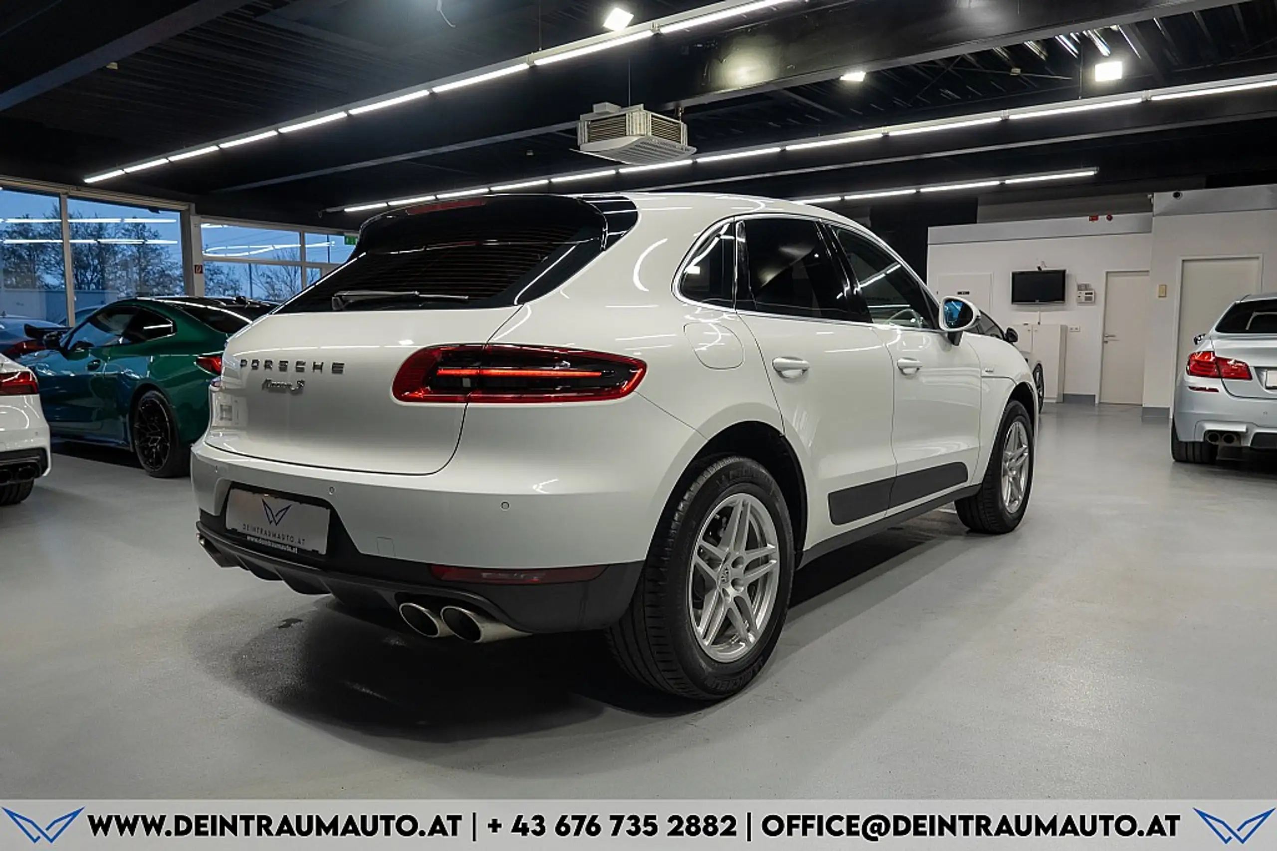 Porsche - Macan