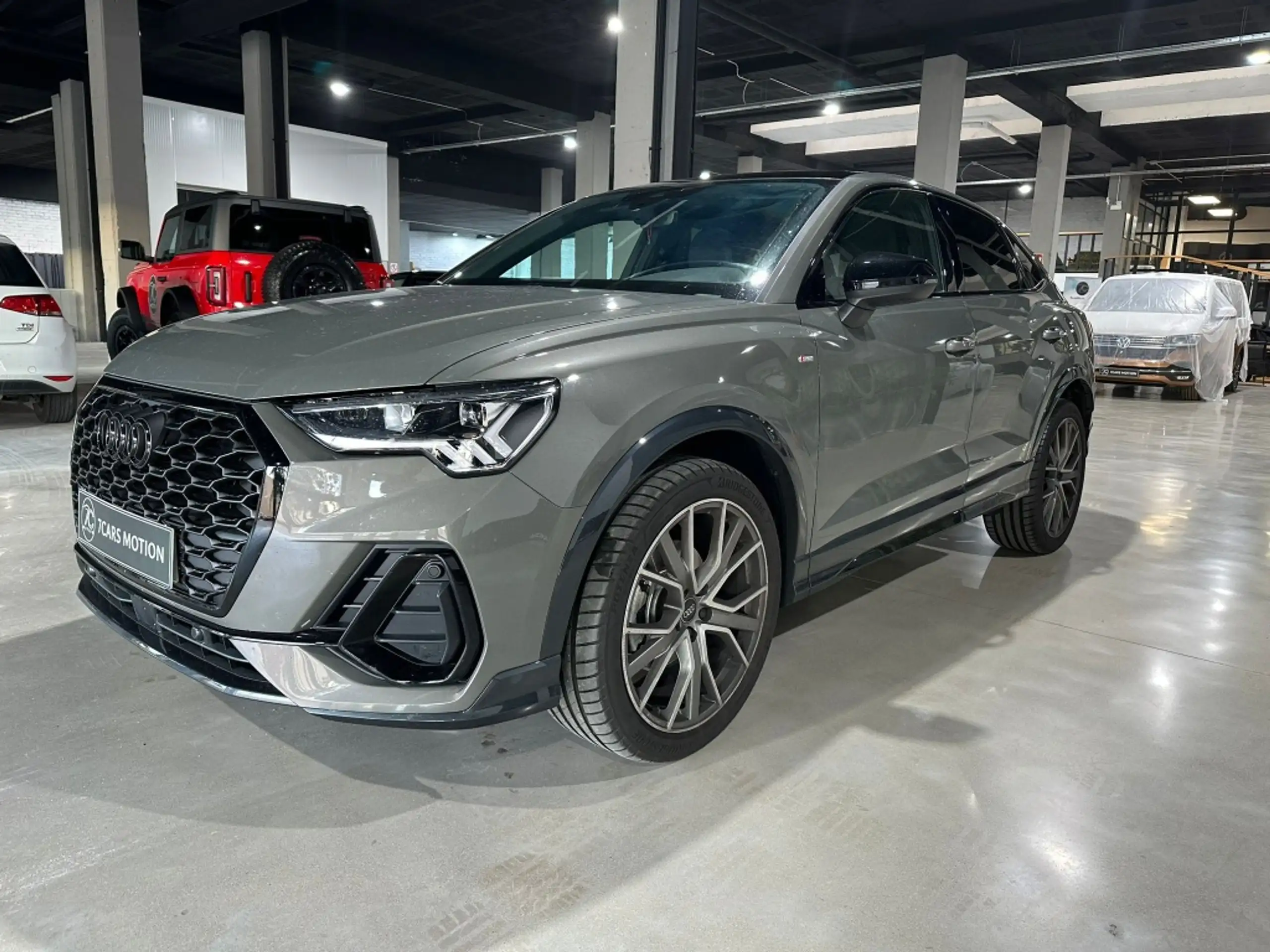 Audi - Q3