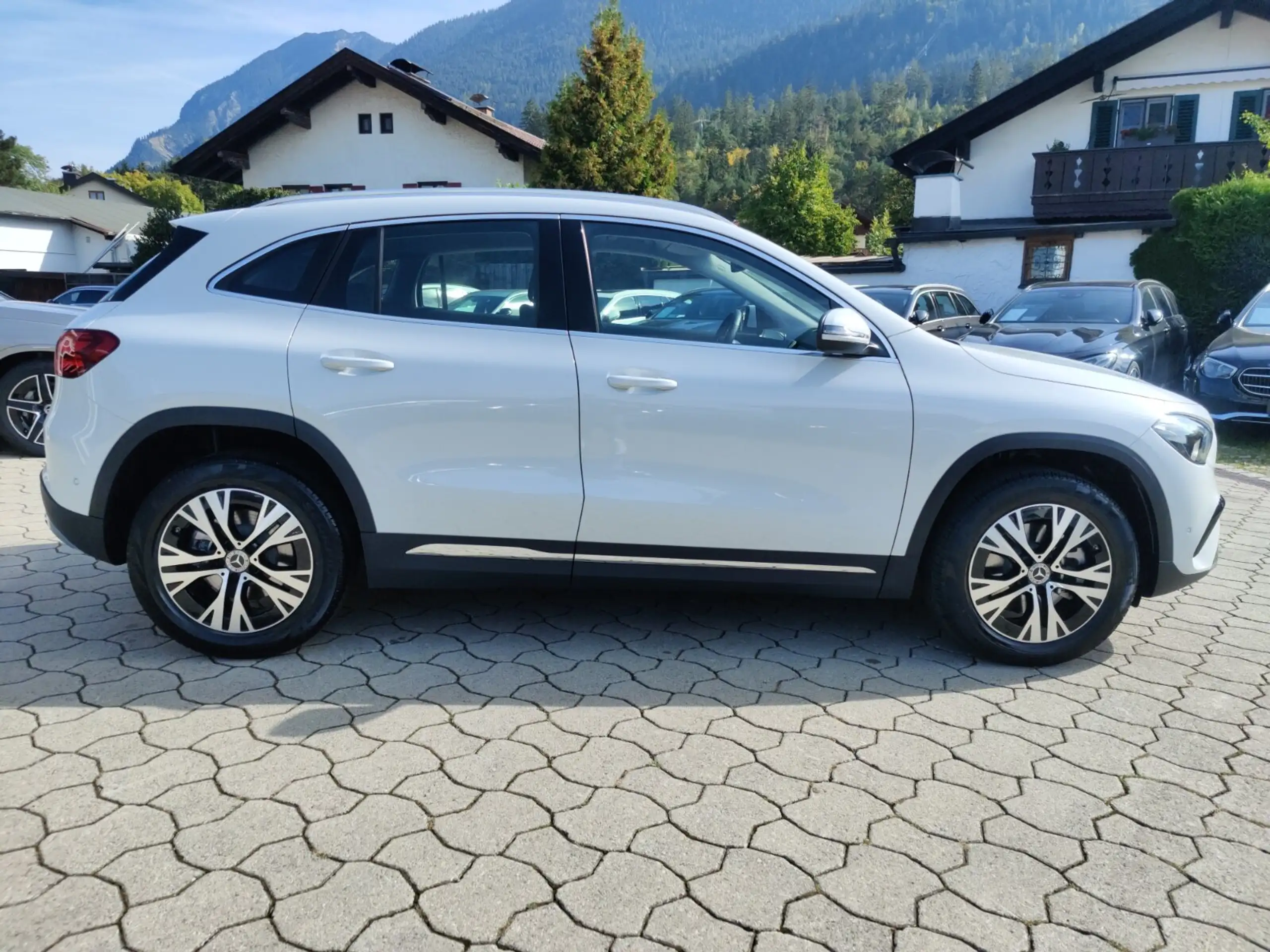 Mercedes-Benz - GLA 250