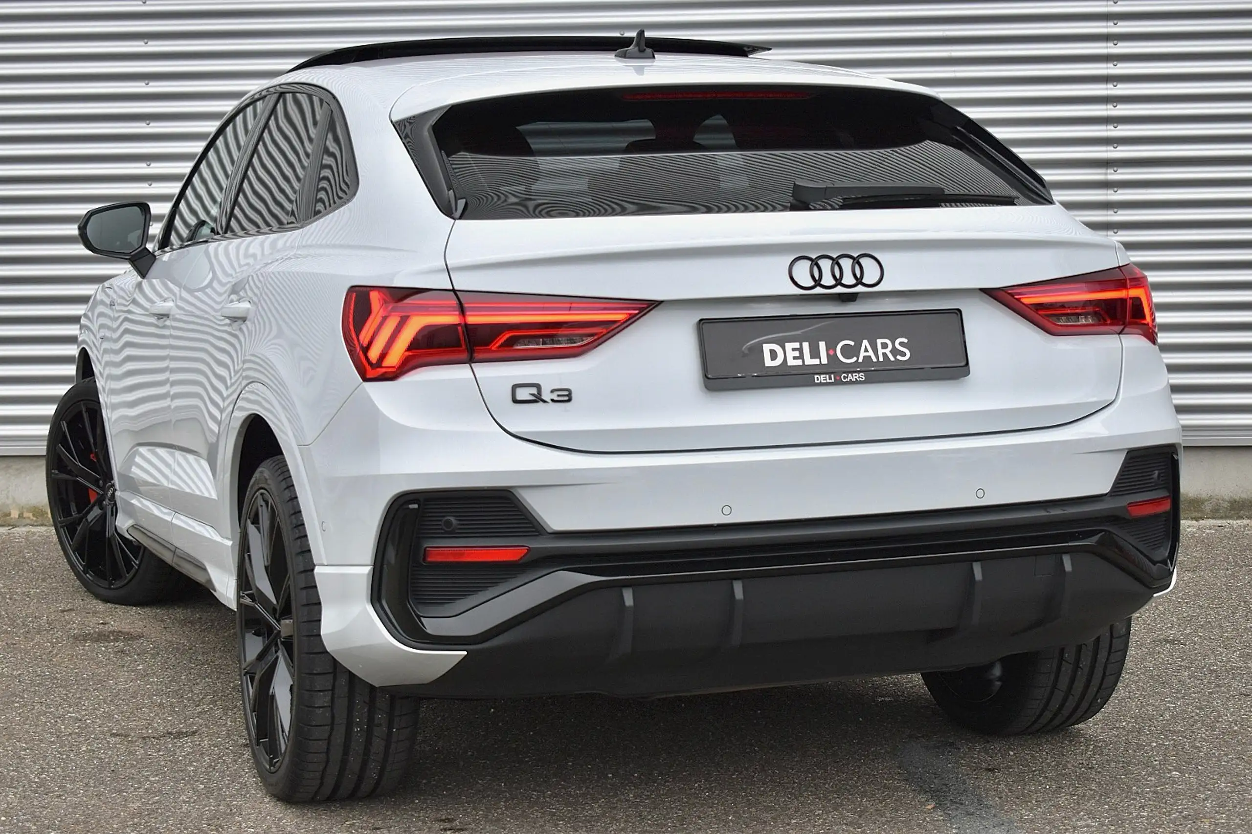 Audi - Q3