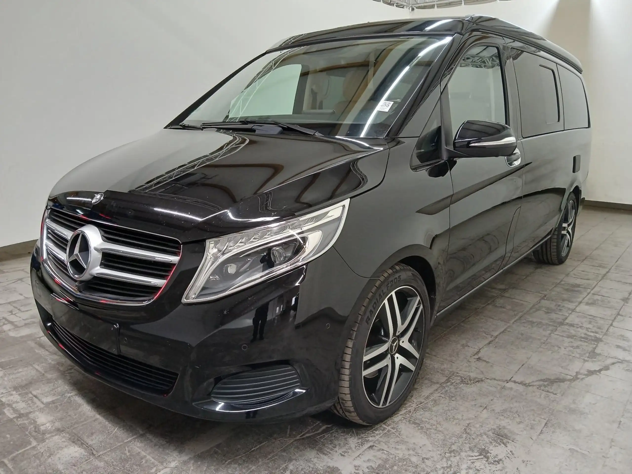 Mercedes-Benz - V 250