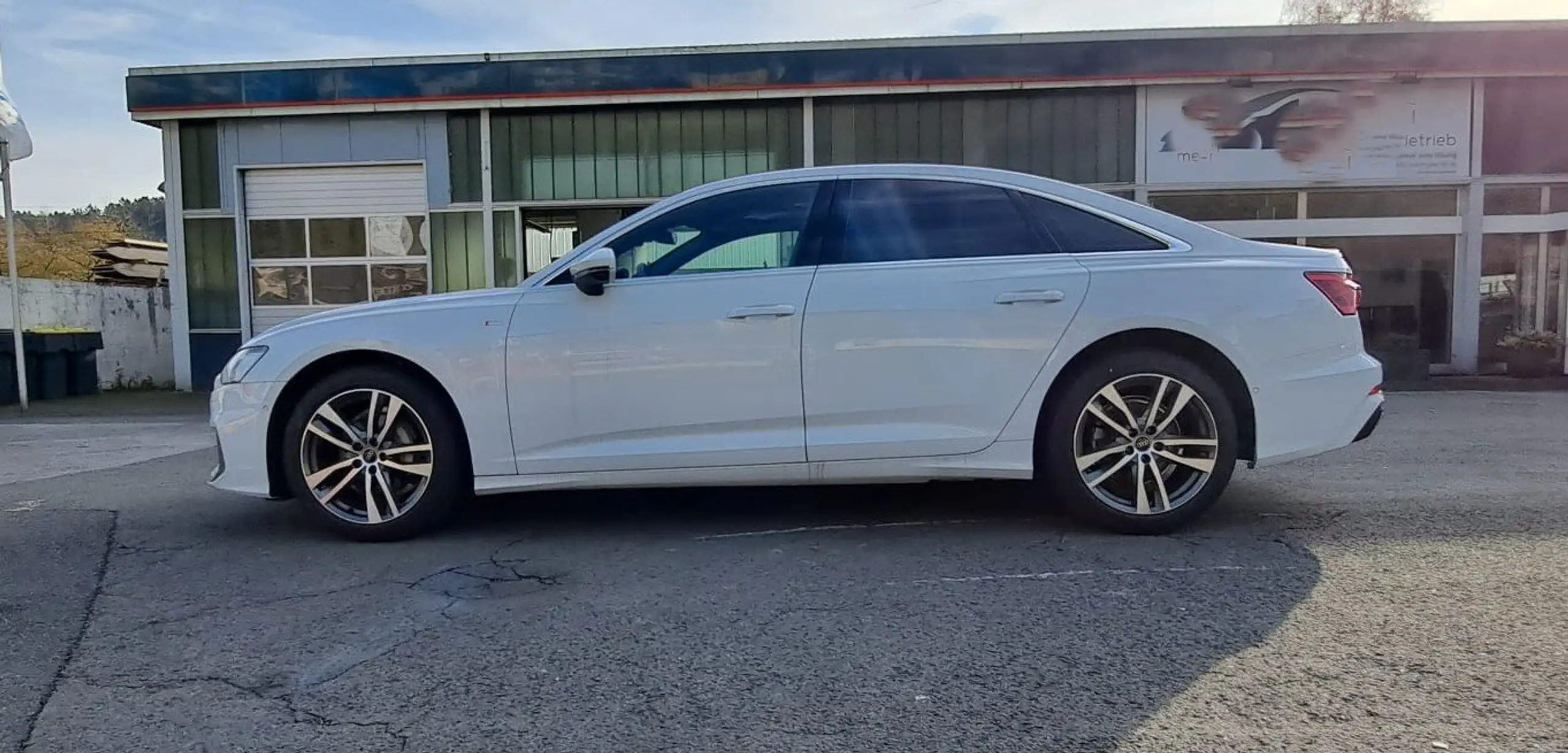 Audi - A6