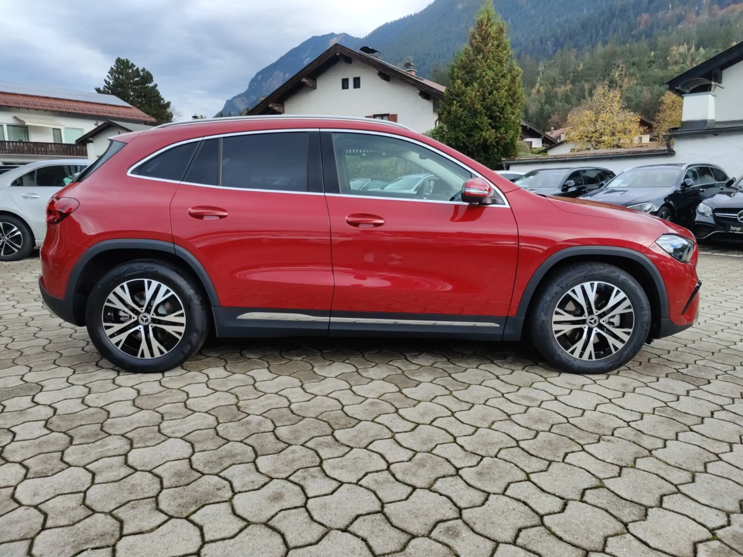 Mercedes-Benz - GLA 250