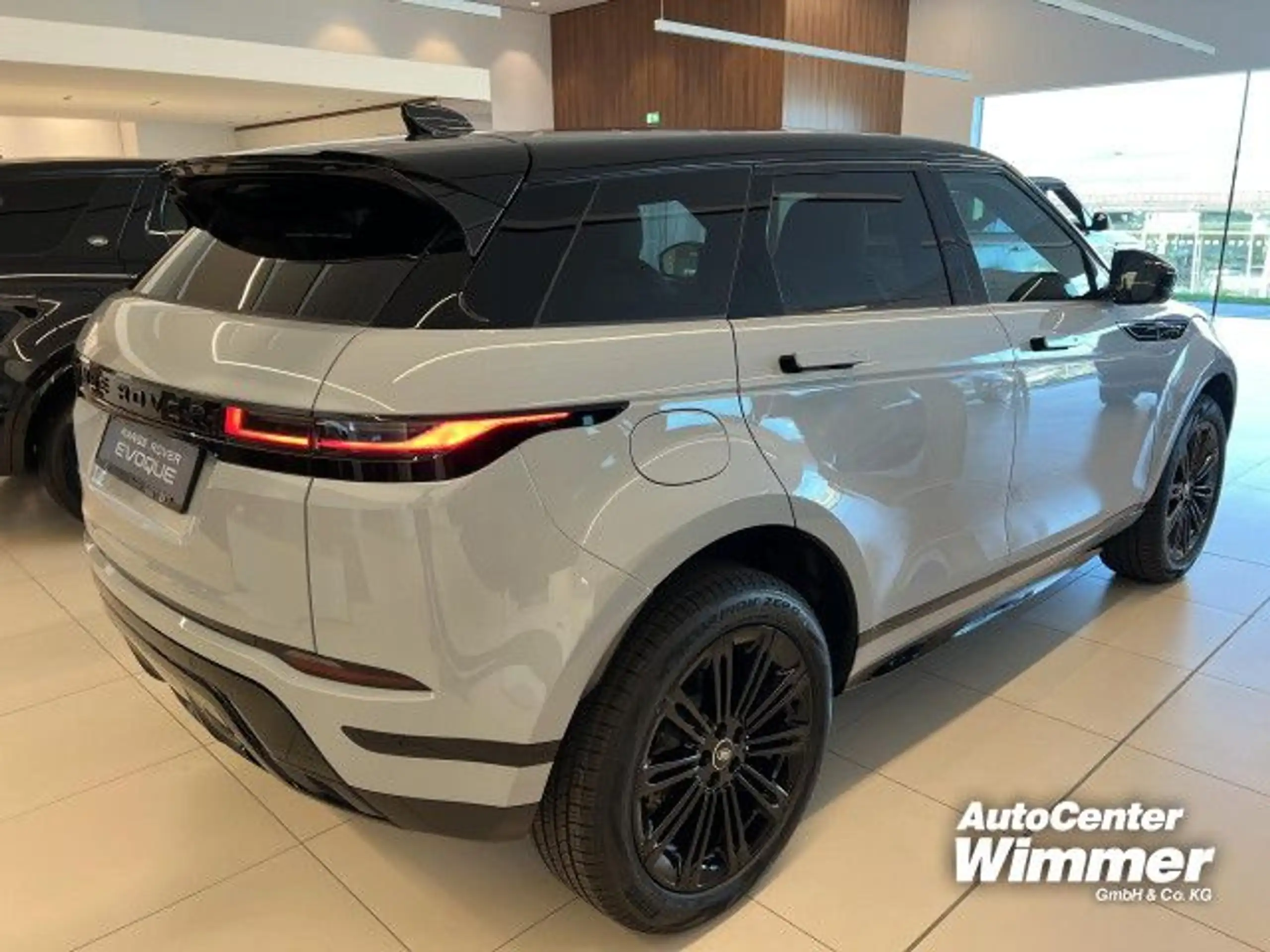 Land Rover - Range Rover Evoque