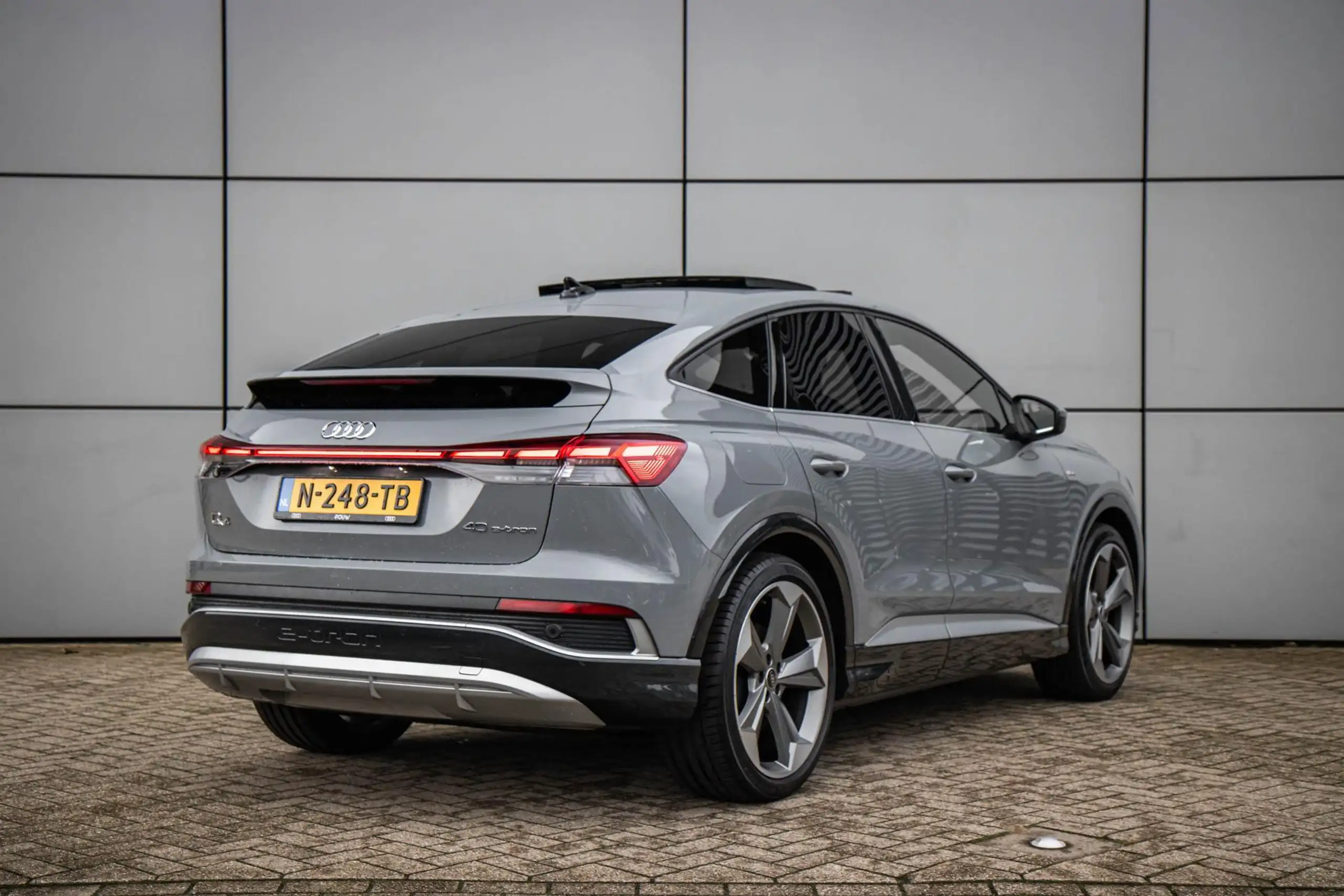 Audi - Q4 e-tron