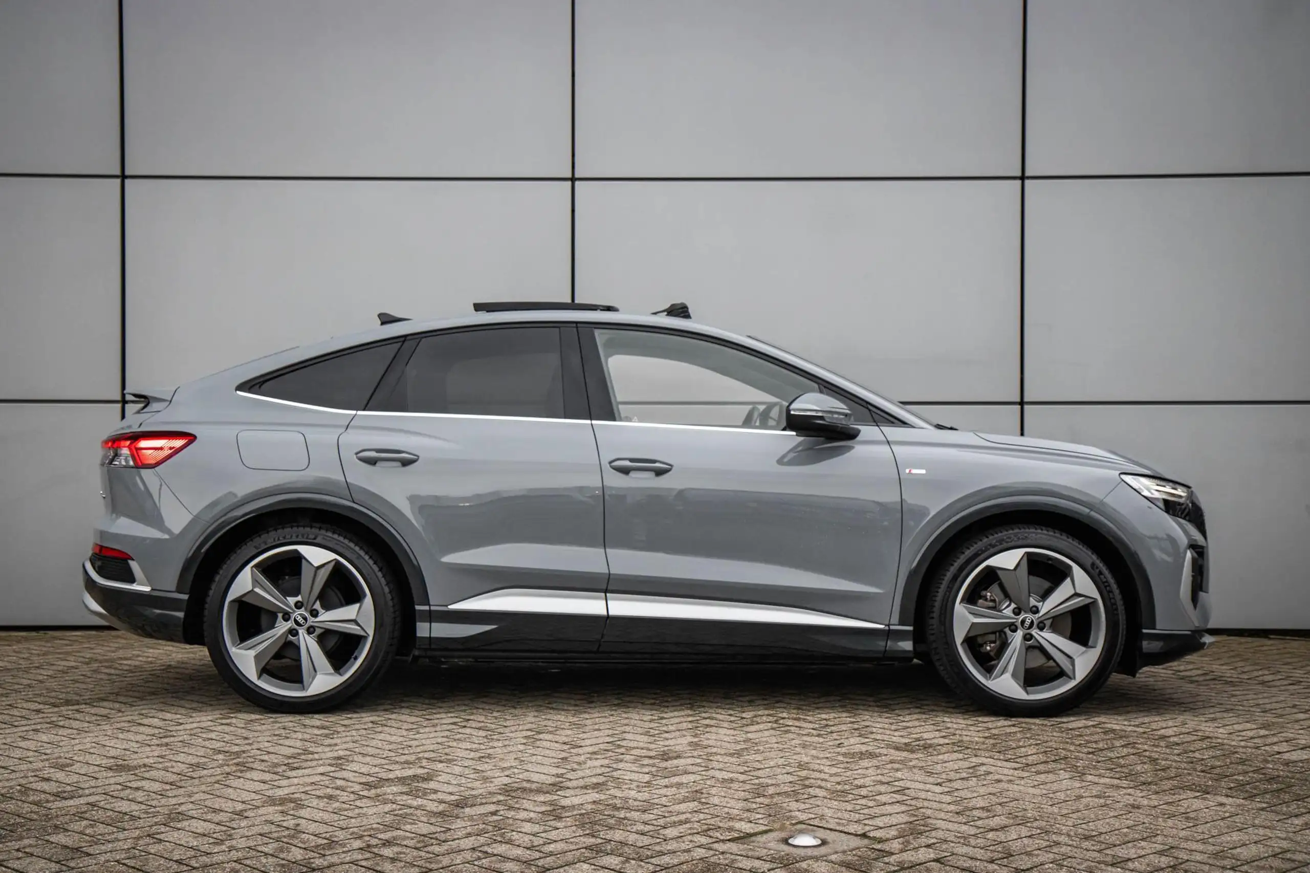 Audi - Q4 e-tron