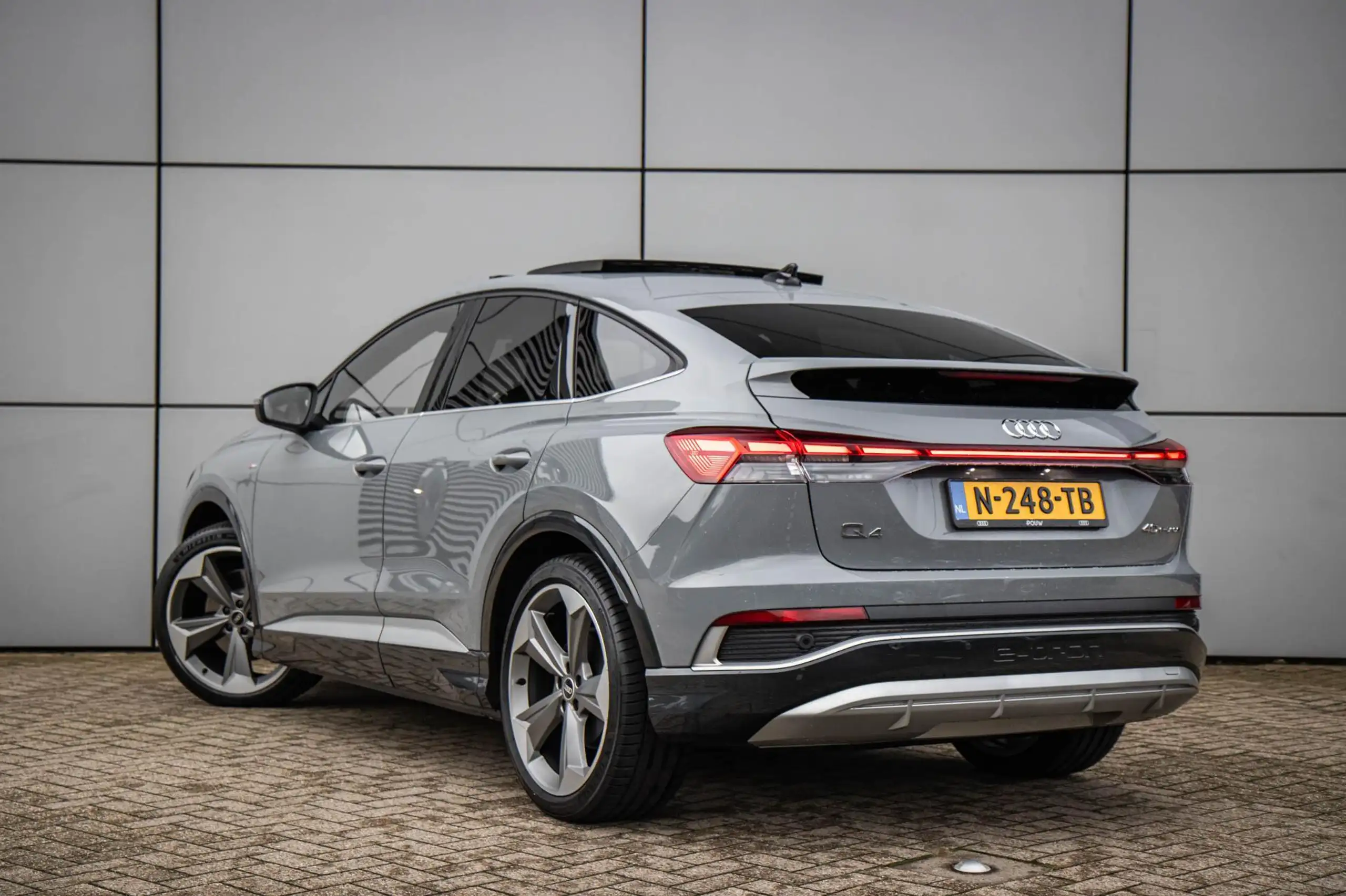 Audi - Q4 e-tron