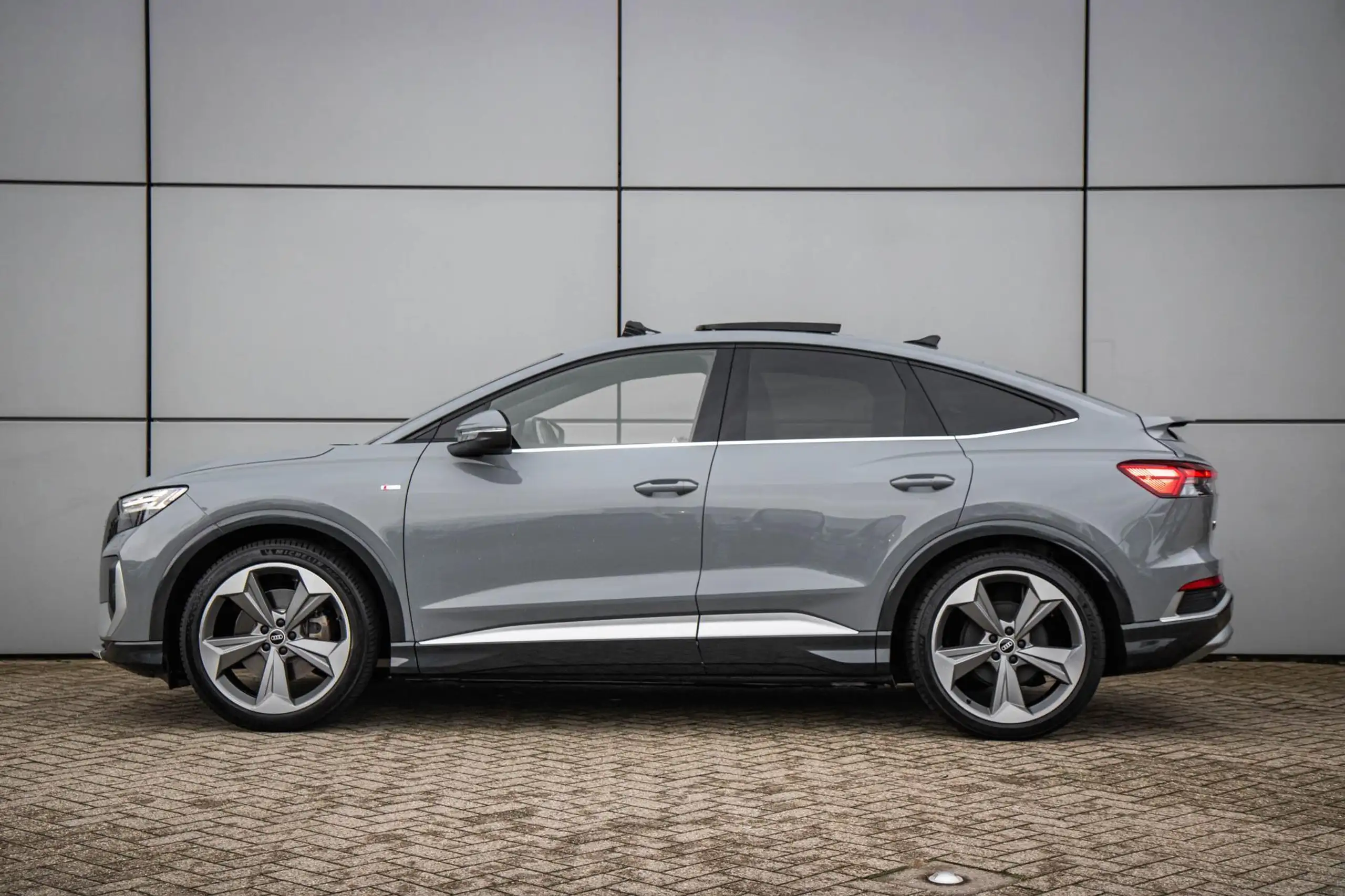 Audi - Q4 e-tron