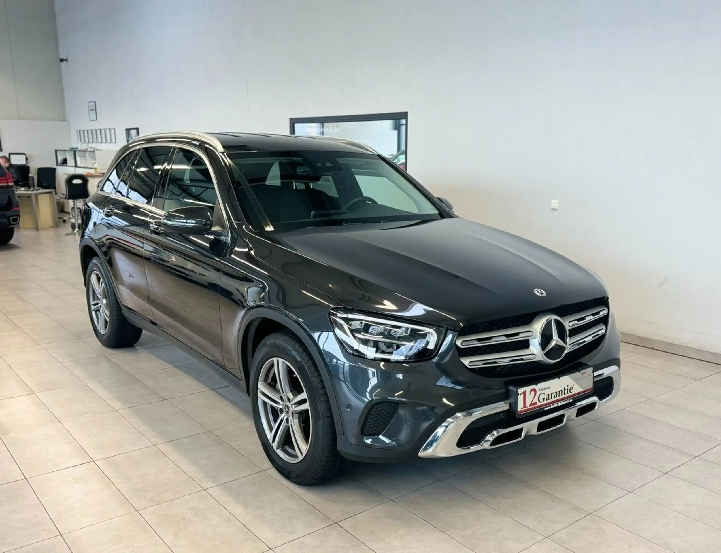 Mercedes-Benz - GLC 300