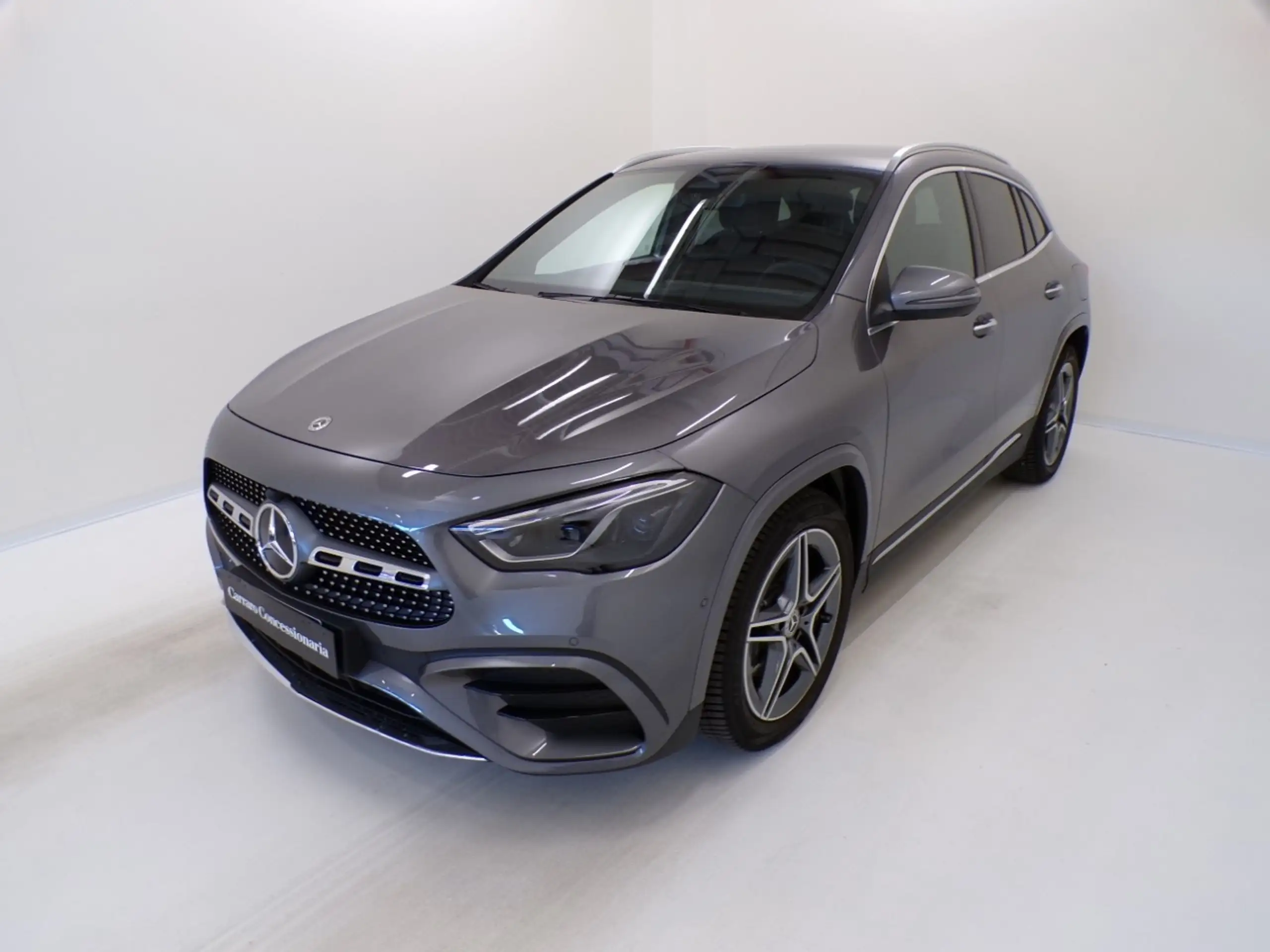 Mercedes-Benz - GLA 200