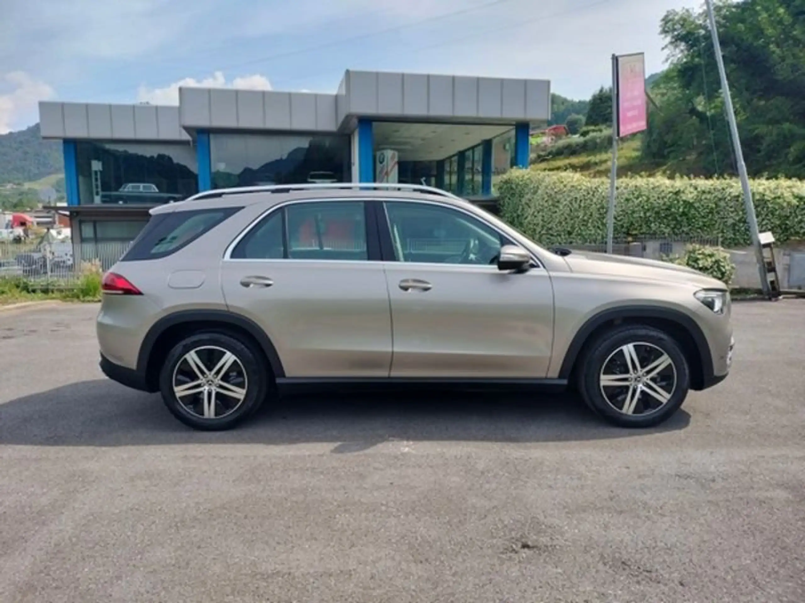 Mercedes-Benz - GLE 300