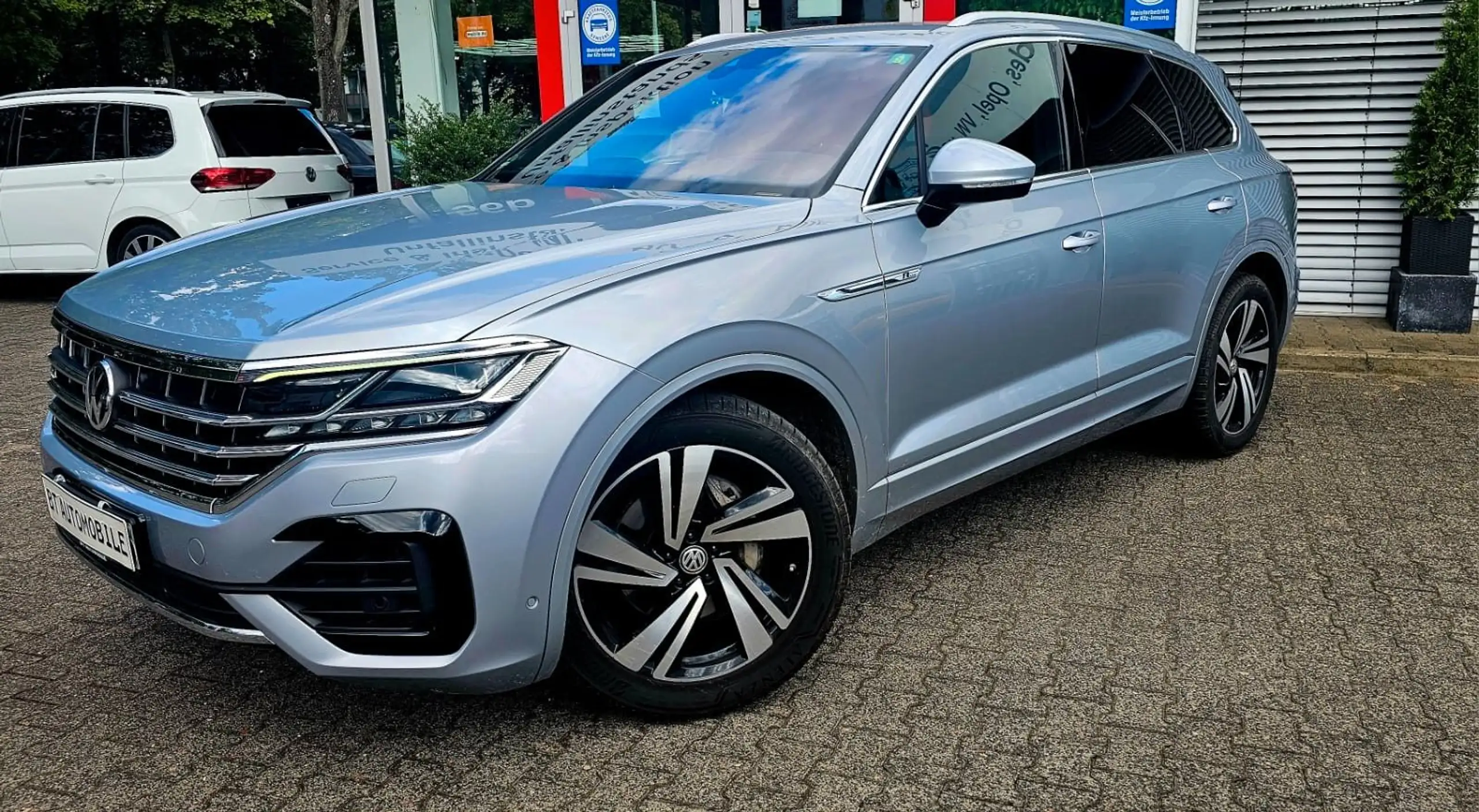 Volkswagen - Touareg