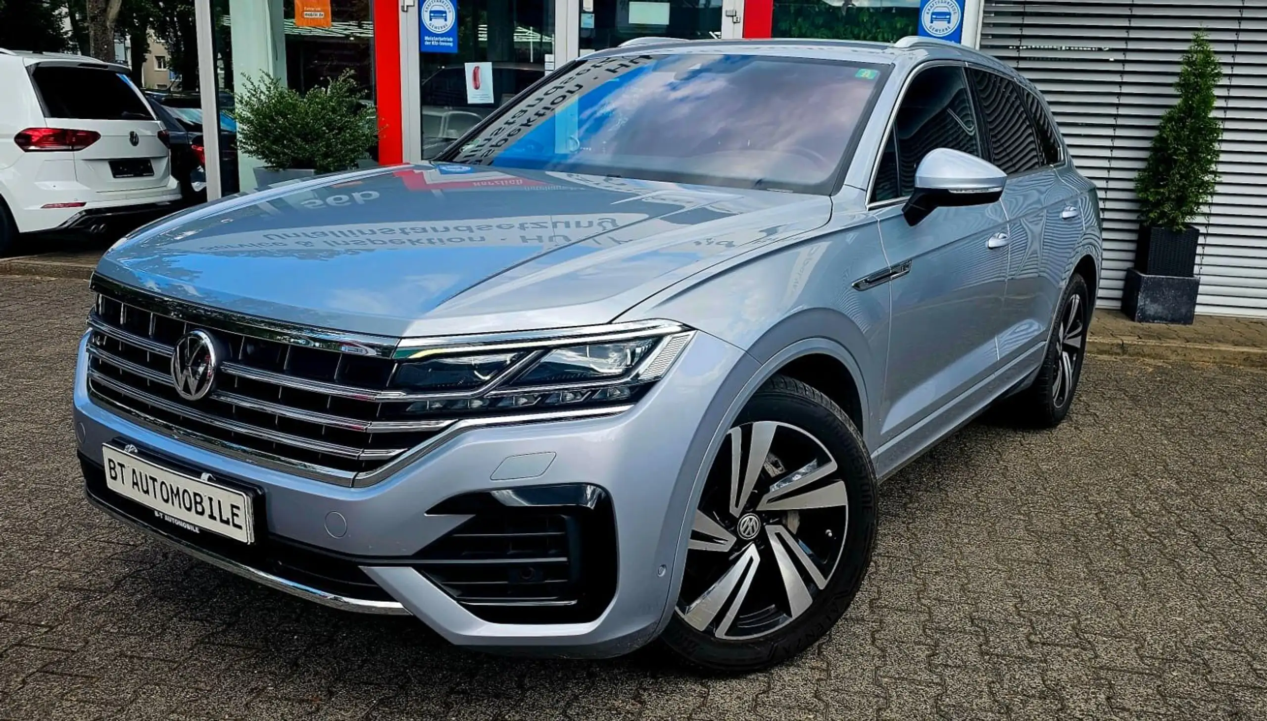 Volkswagen - Touareg