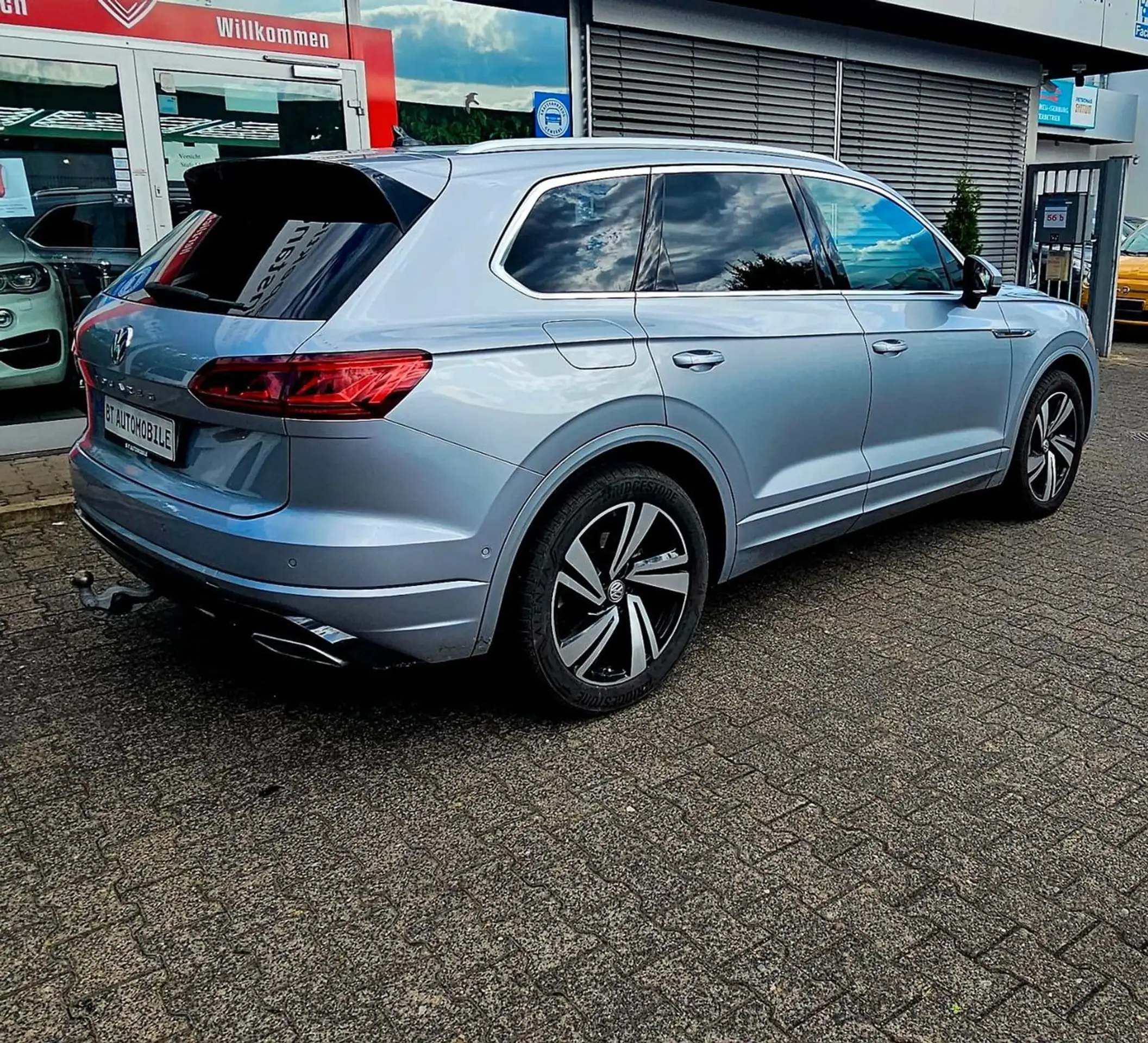 Volkswagen - Touareg