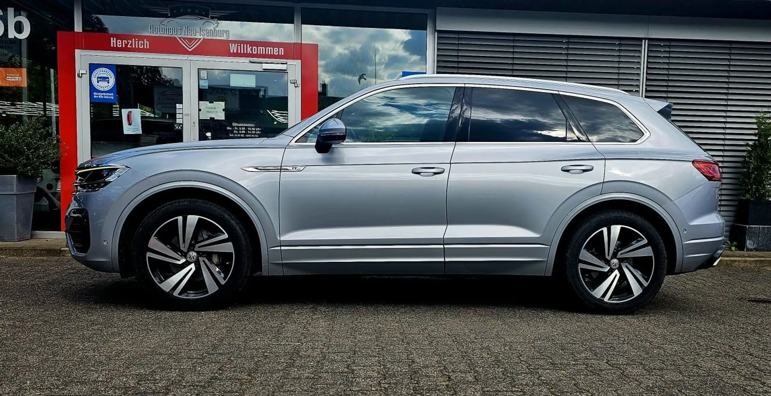 Volkswagen - Touareg