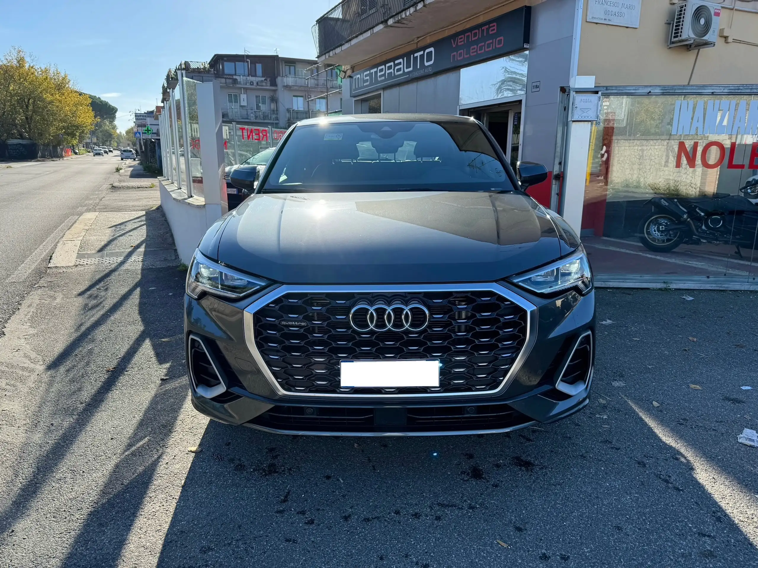 Audi - Q3