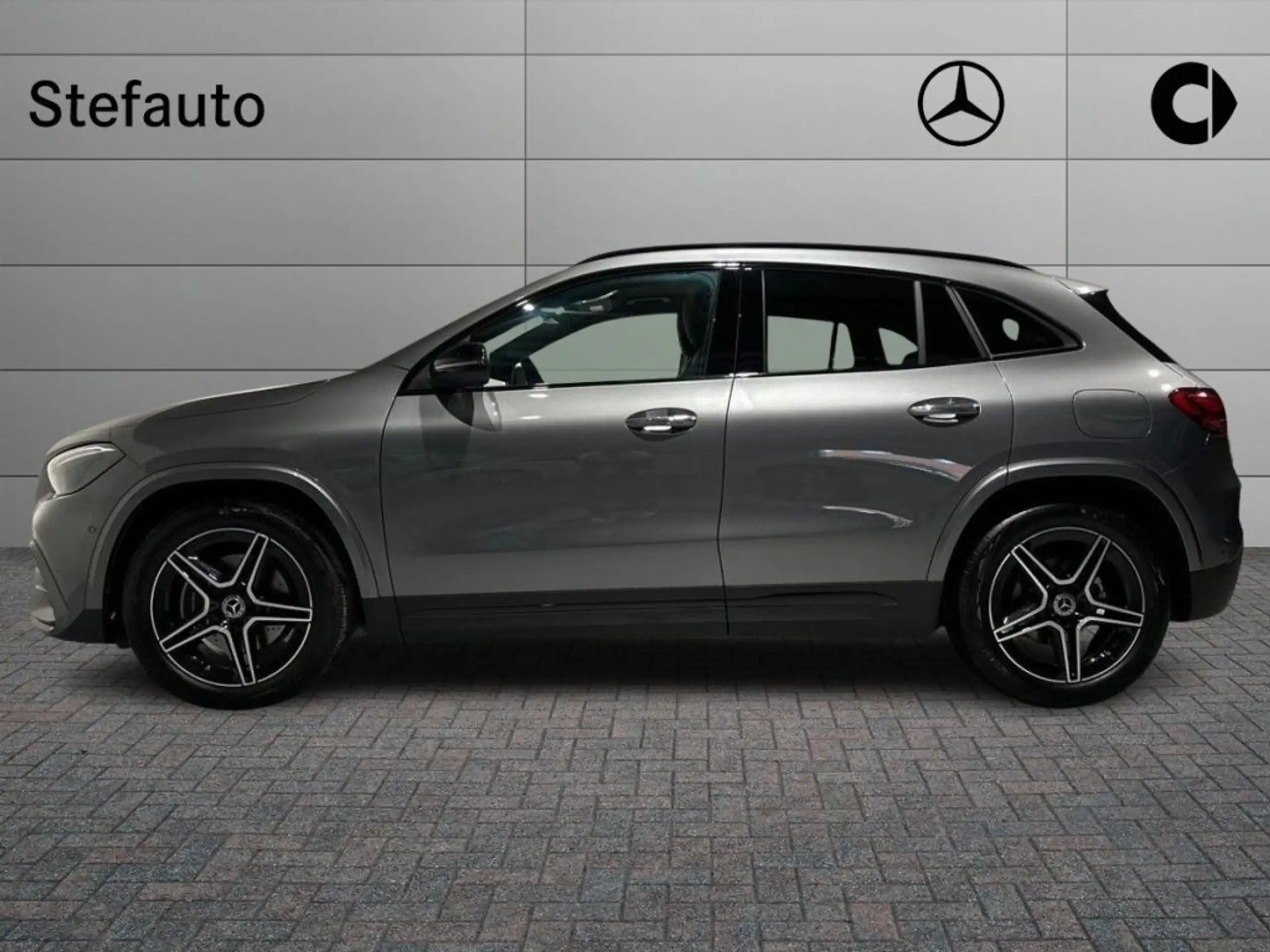 Mercedes-Benz - GLA 200