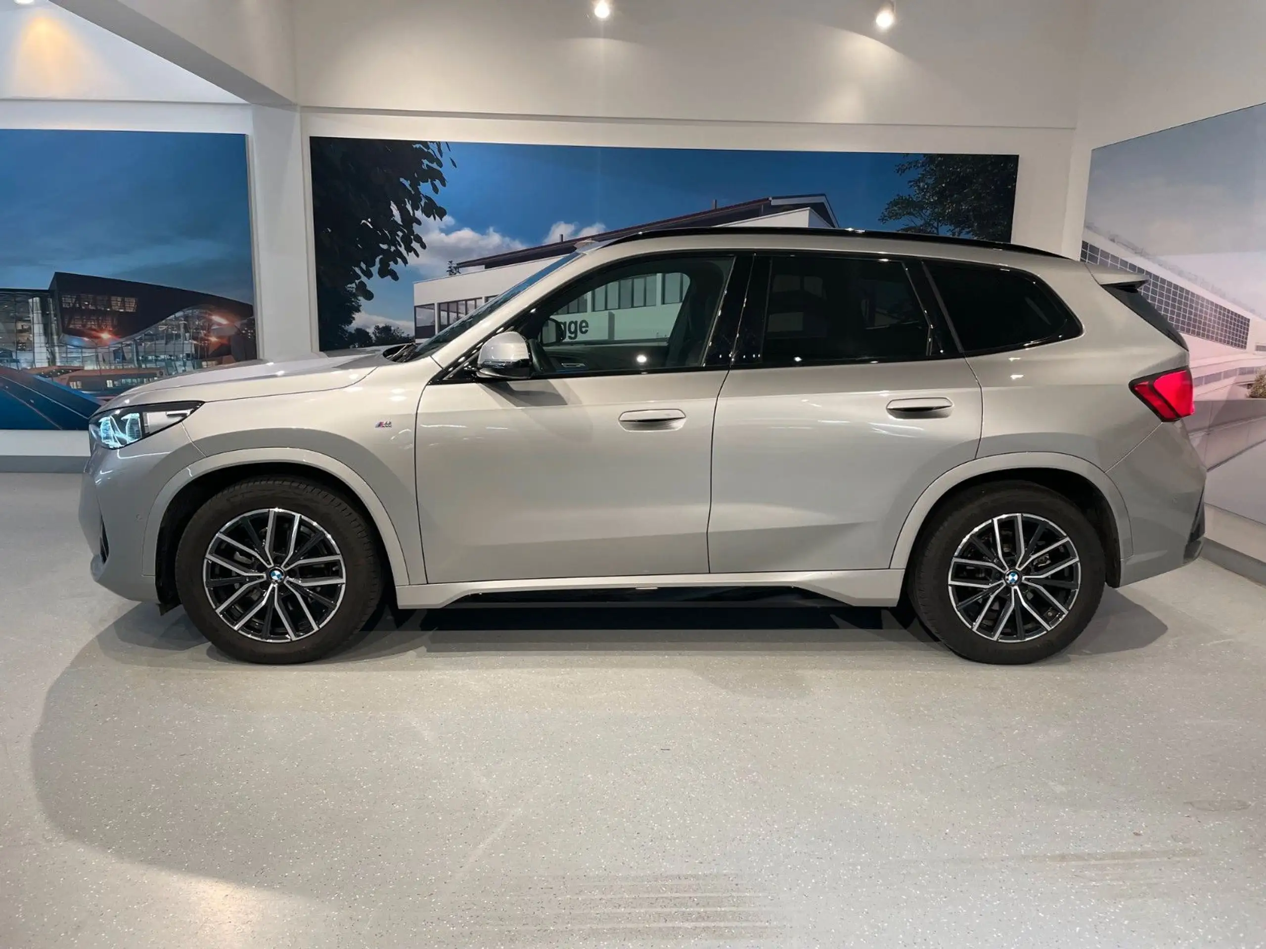 BMW - X1