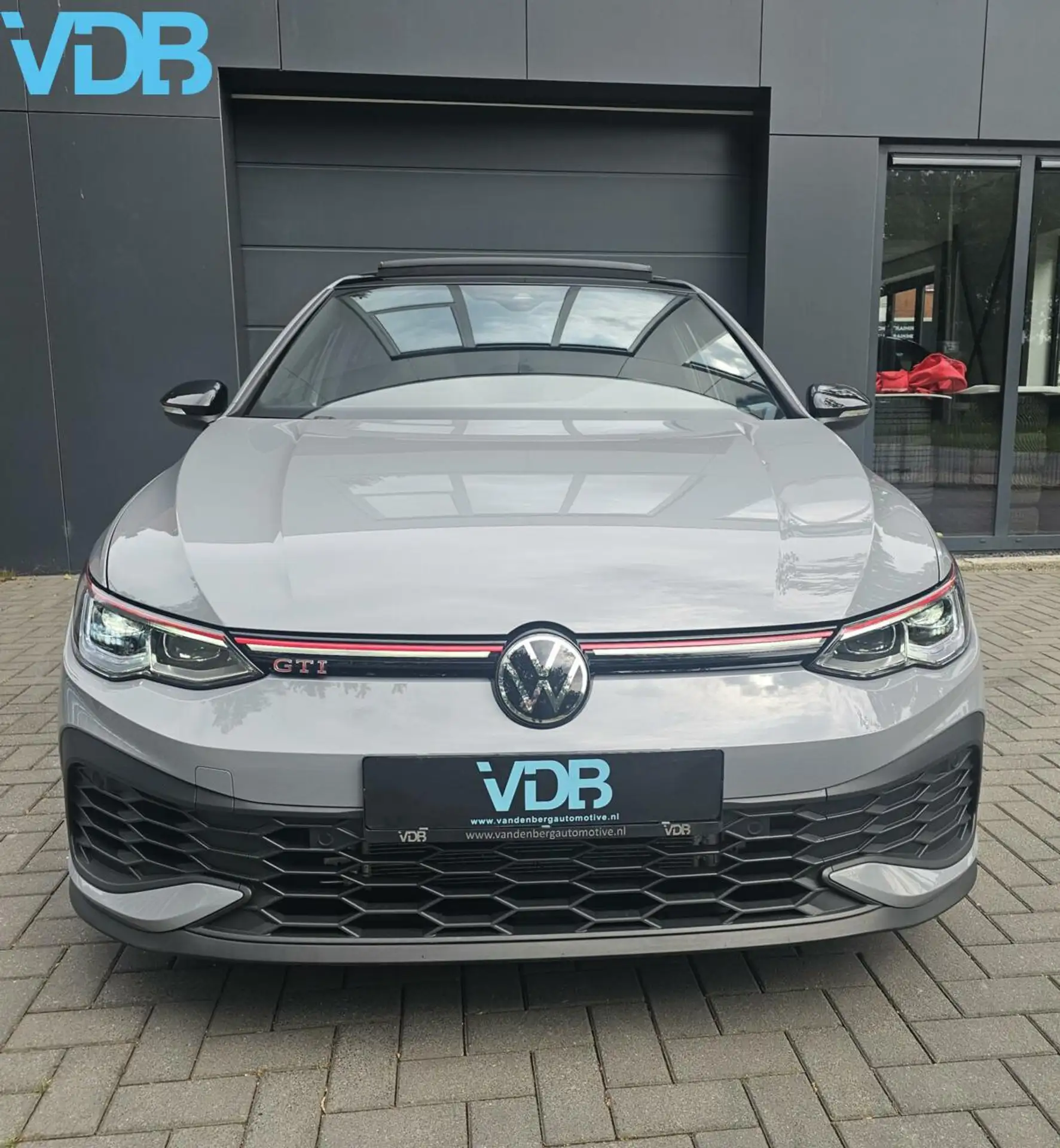 Volkswagen - Golf GTI