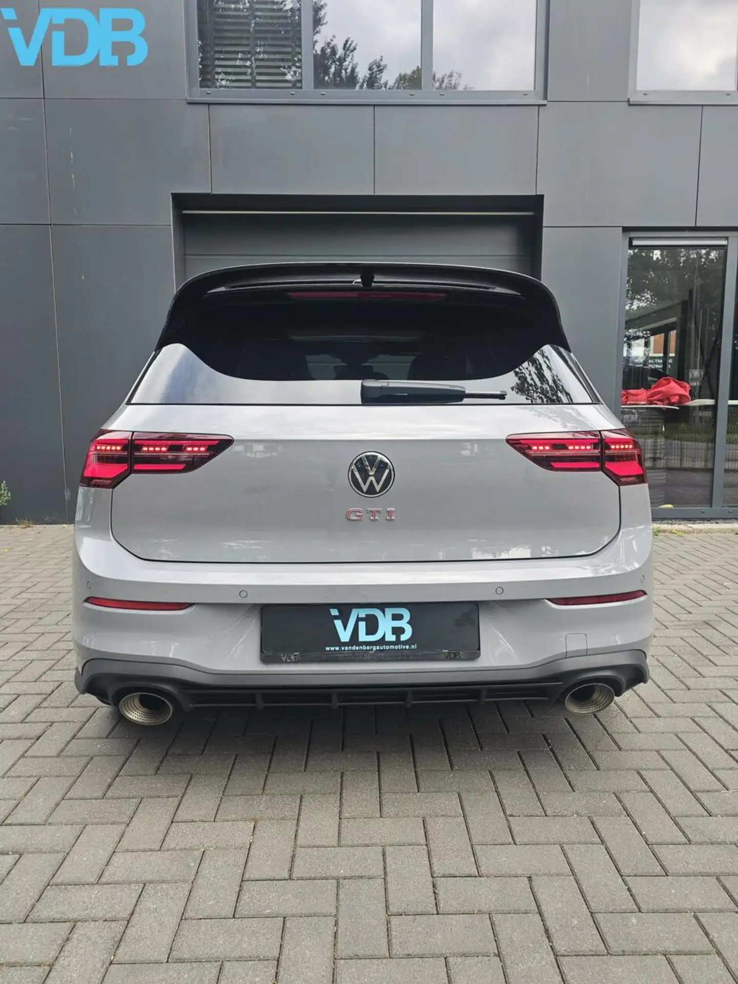 Volkswagen - Golf GTI