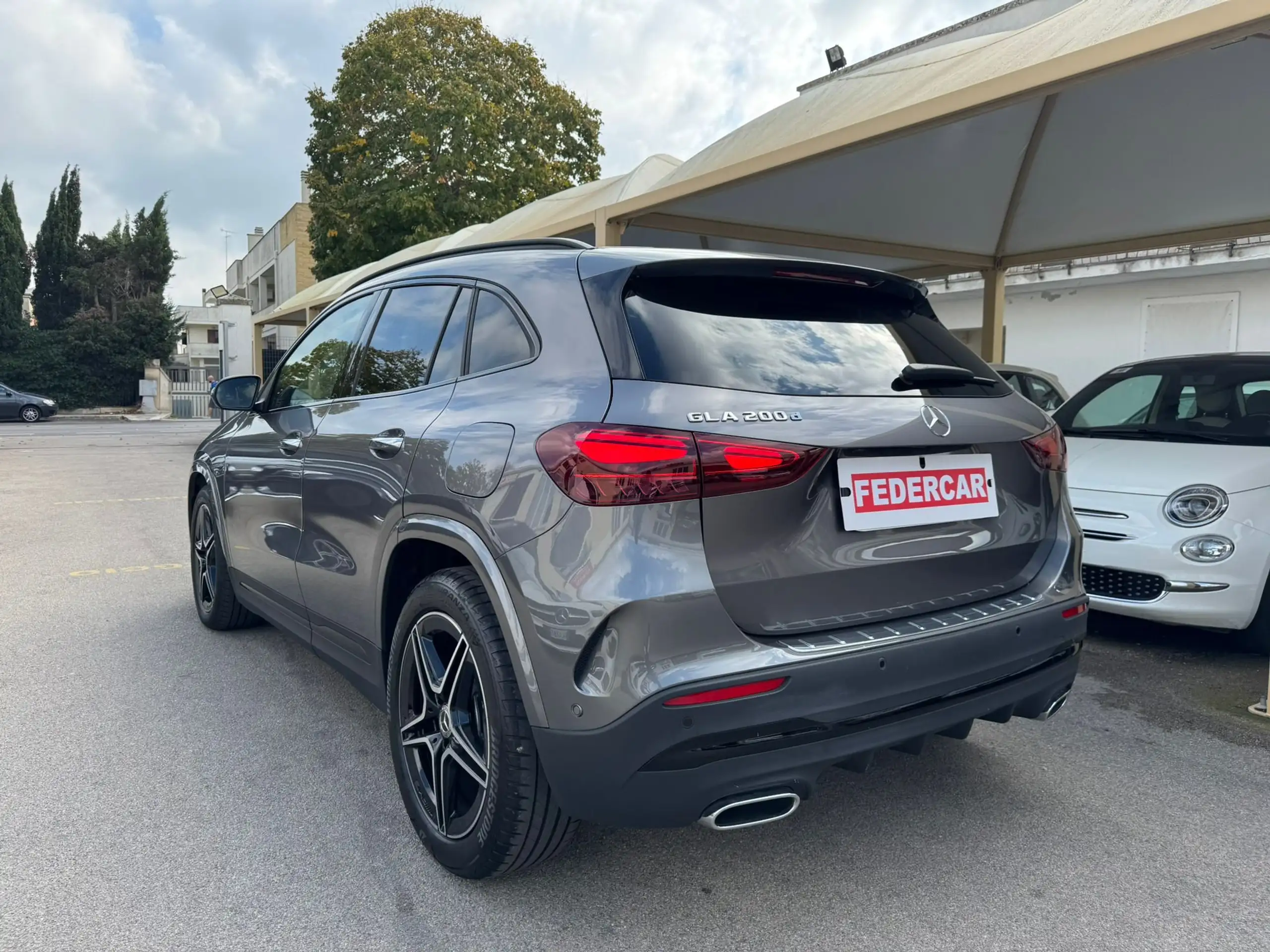 Mercedes-Benz - GLA 200