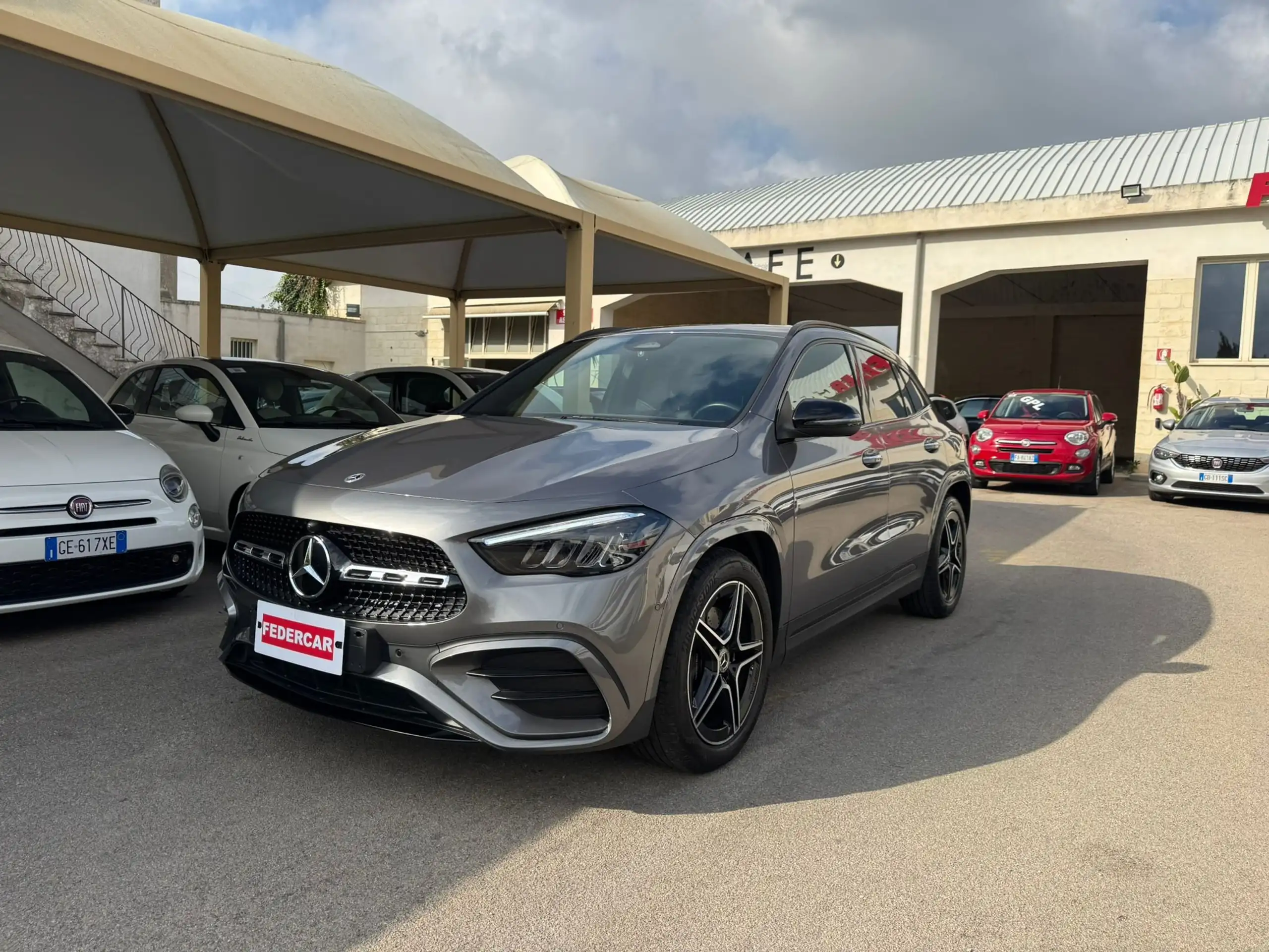 Mercedes-Benz - GLA 200