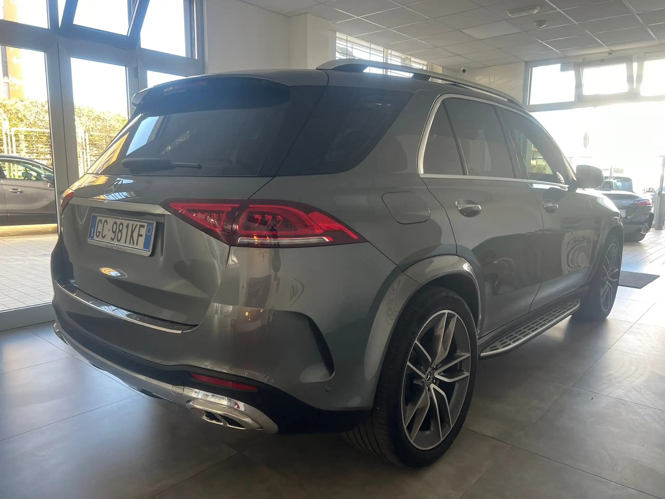 Mercedes-Benz - GLE 300