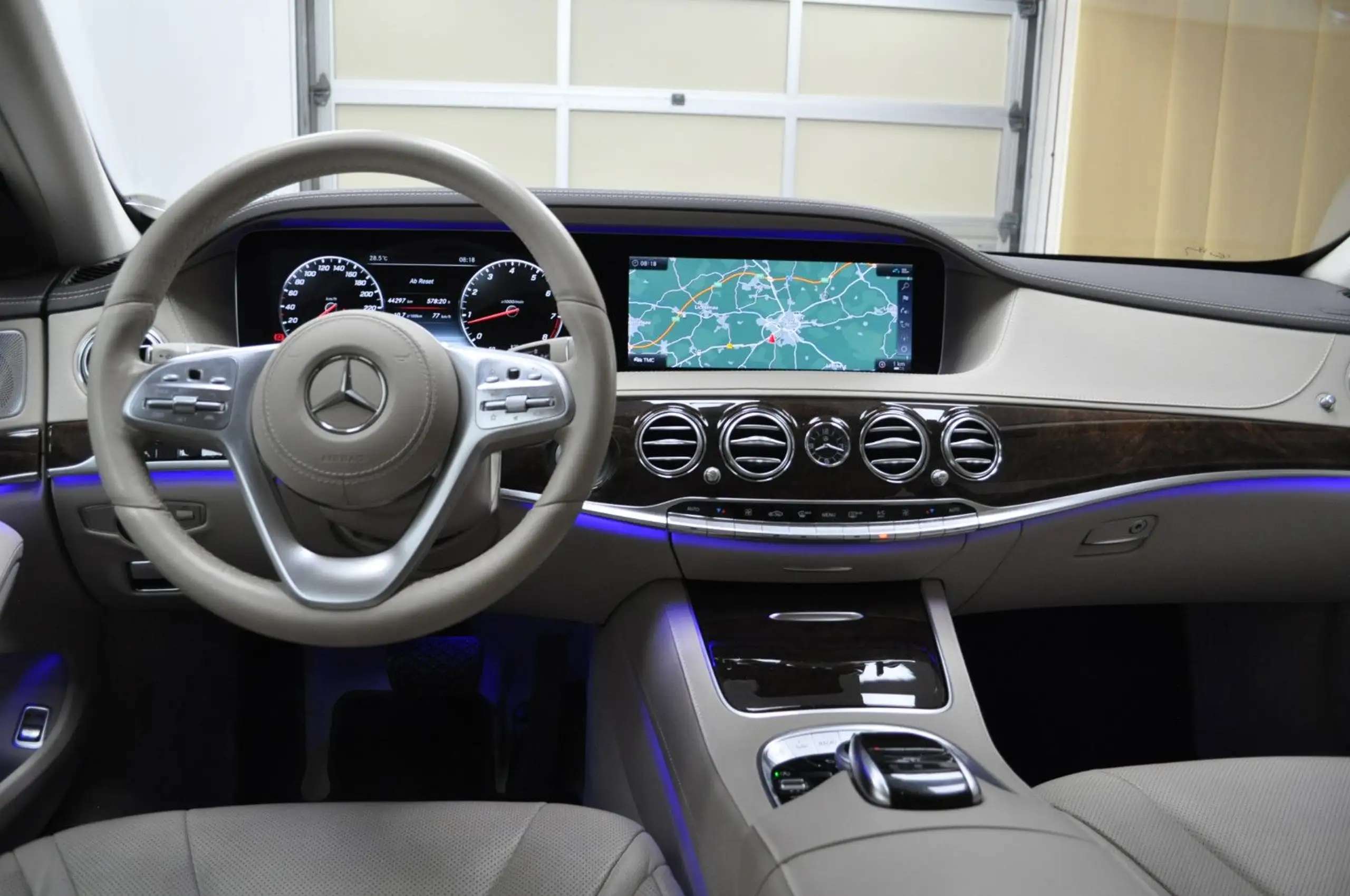 Mercedes-Benz - S 560