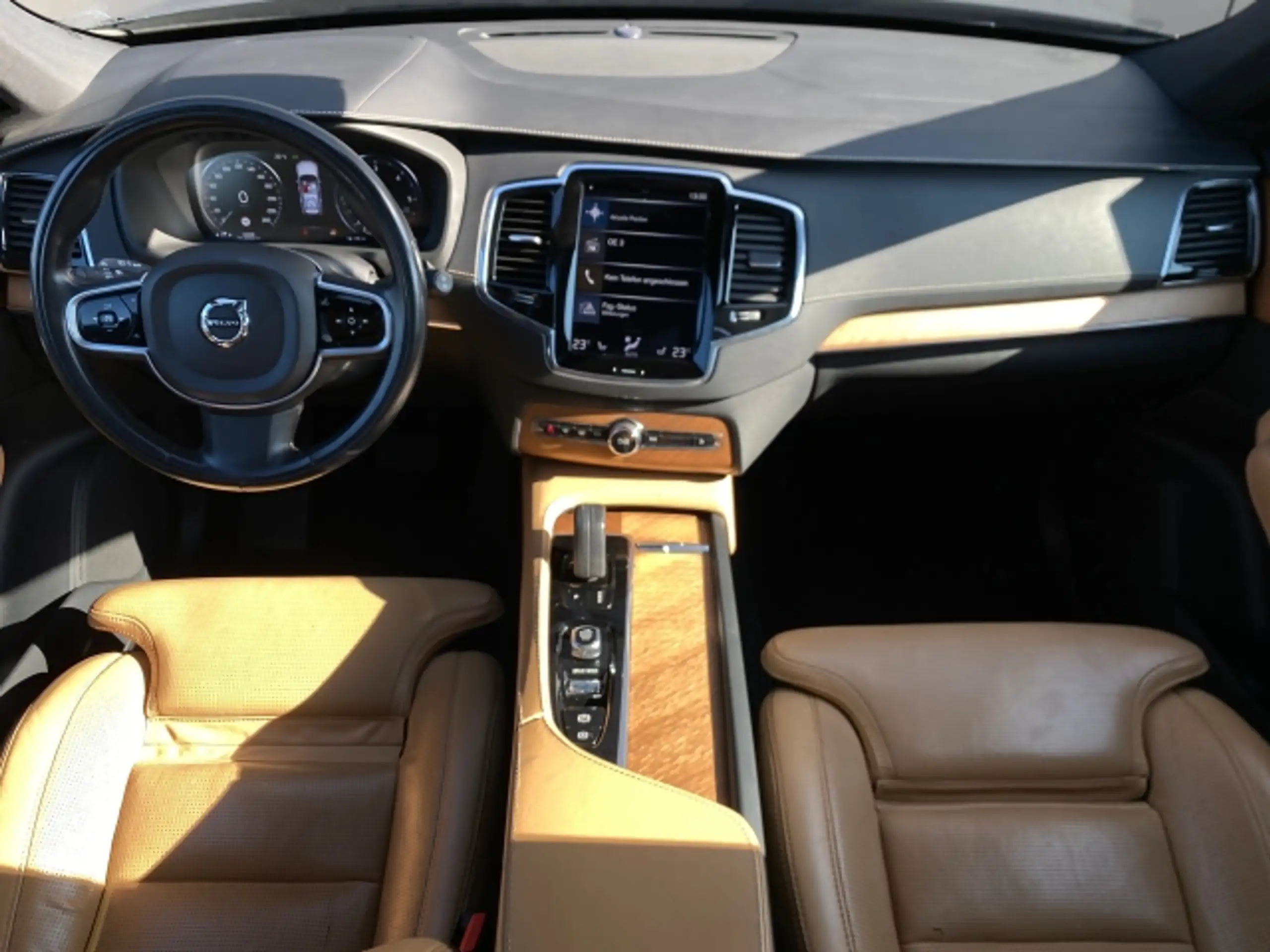 Volvo - XC90