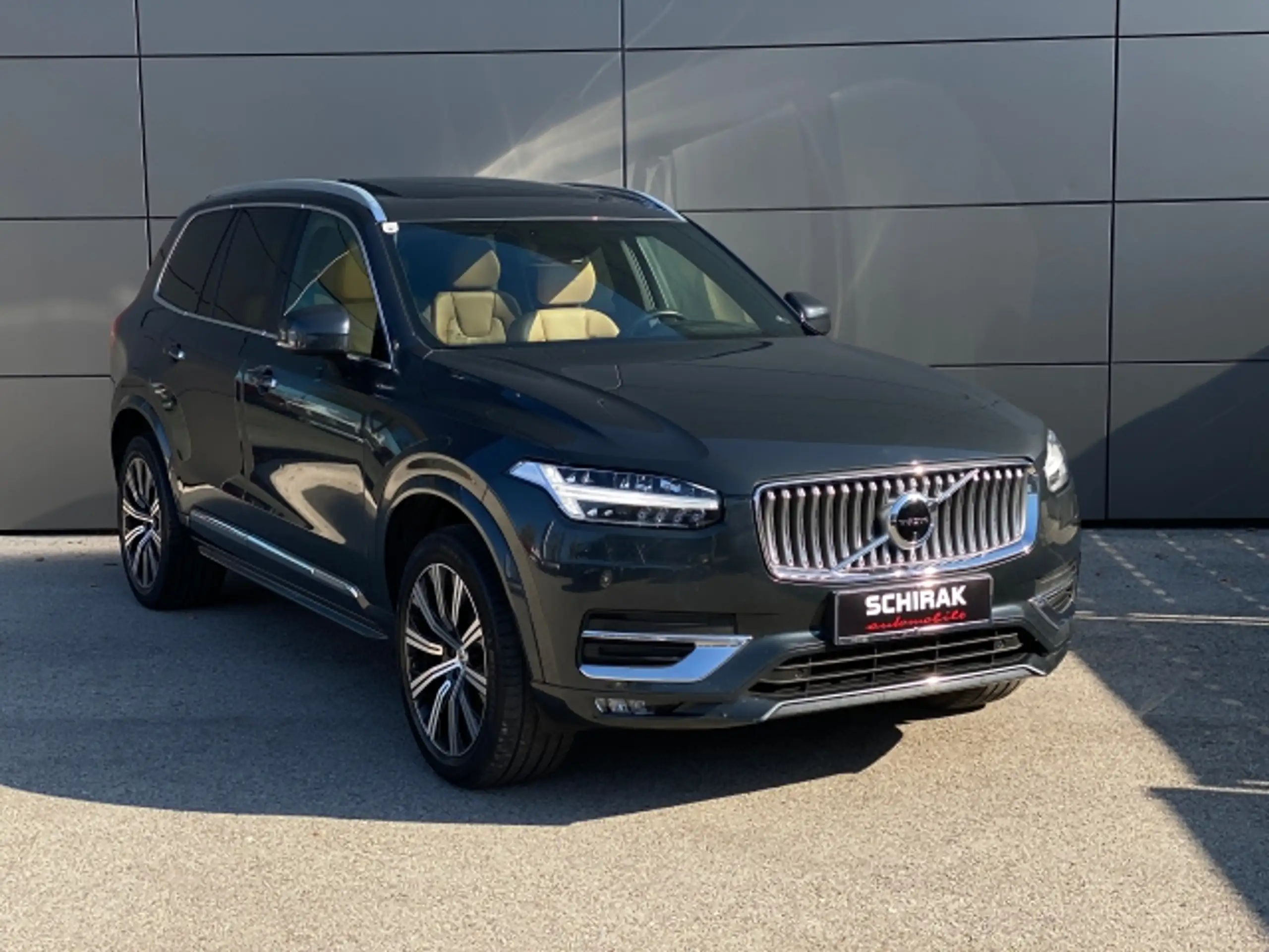 Volvo - XC90