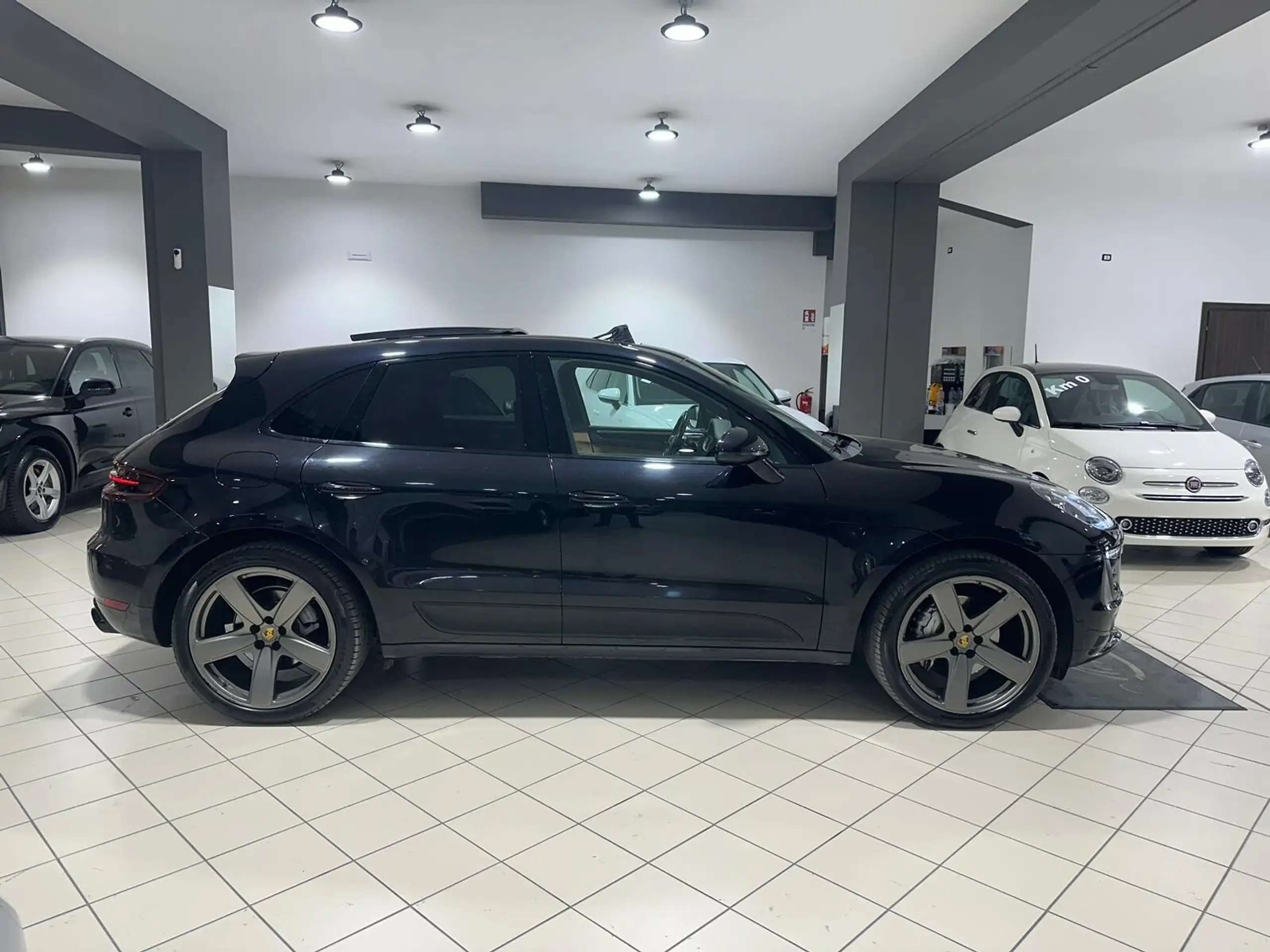 Porsche - Macan