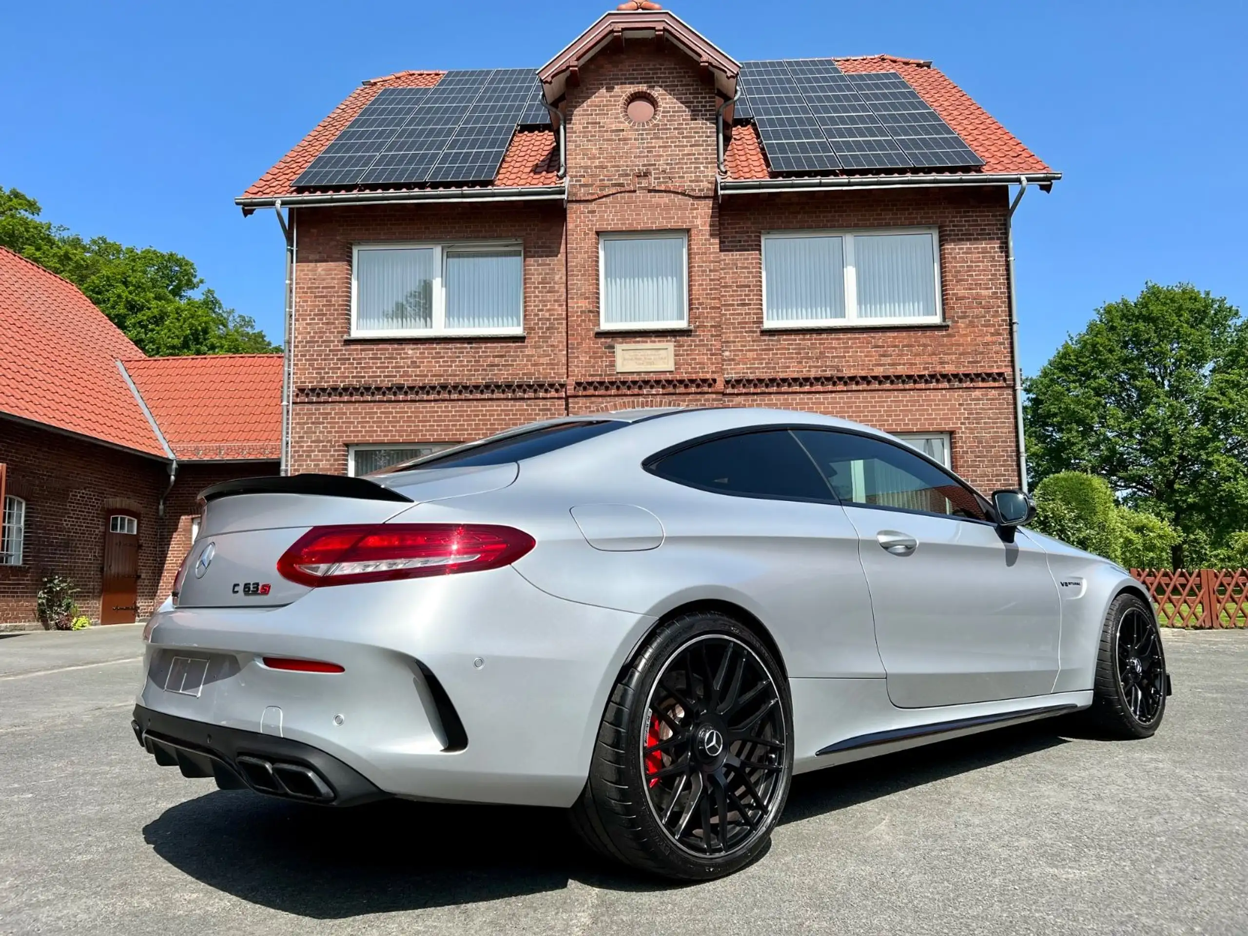 Mercedes-Benz - C 63 AMG