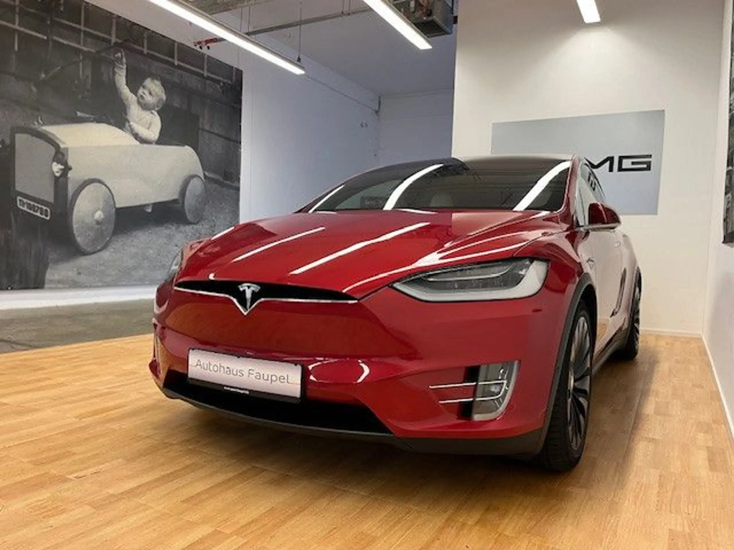 Tesla - Model X