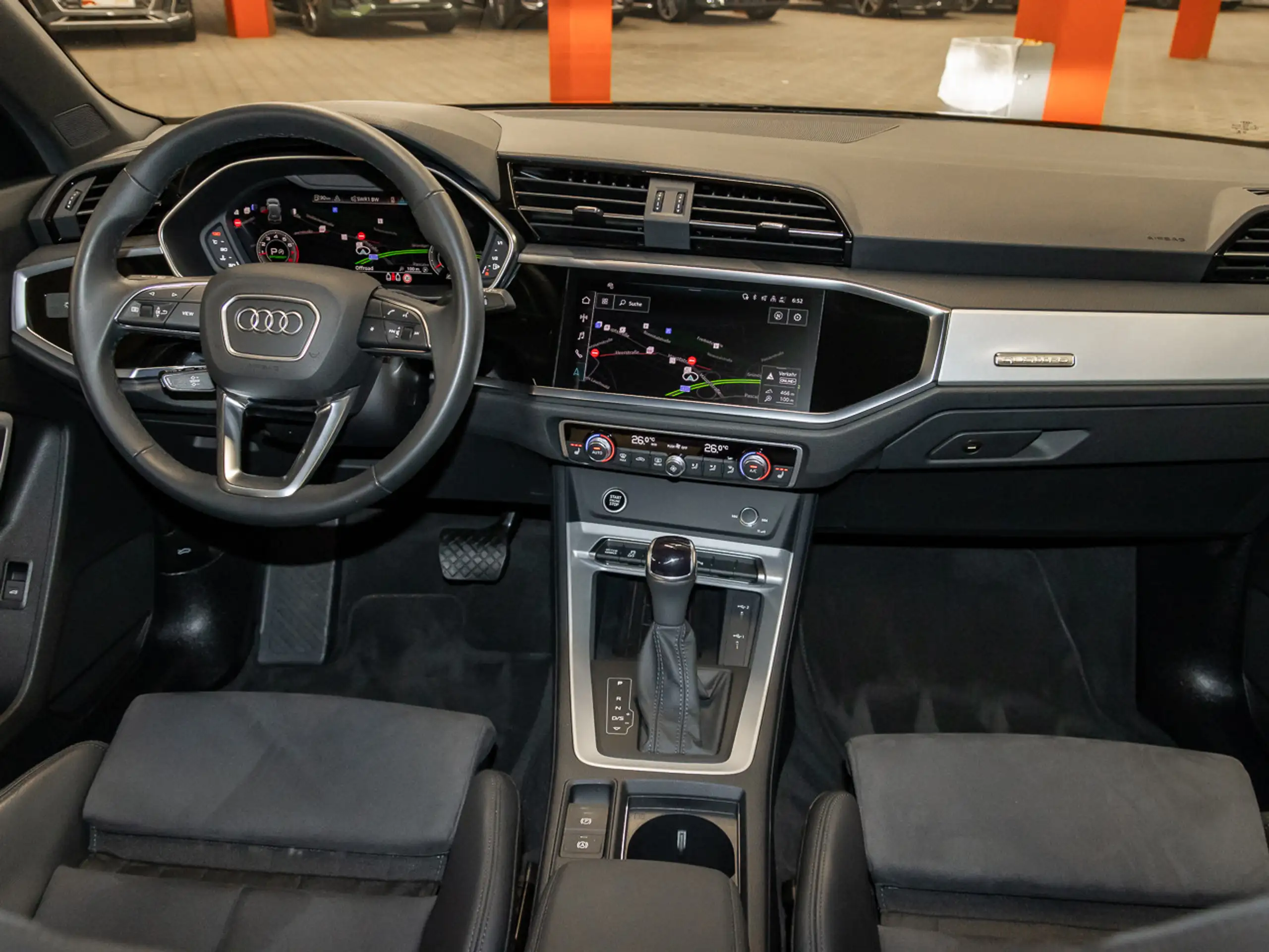 Audi - Q3