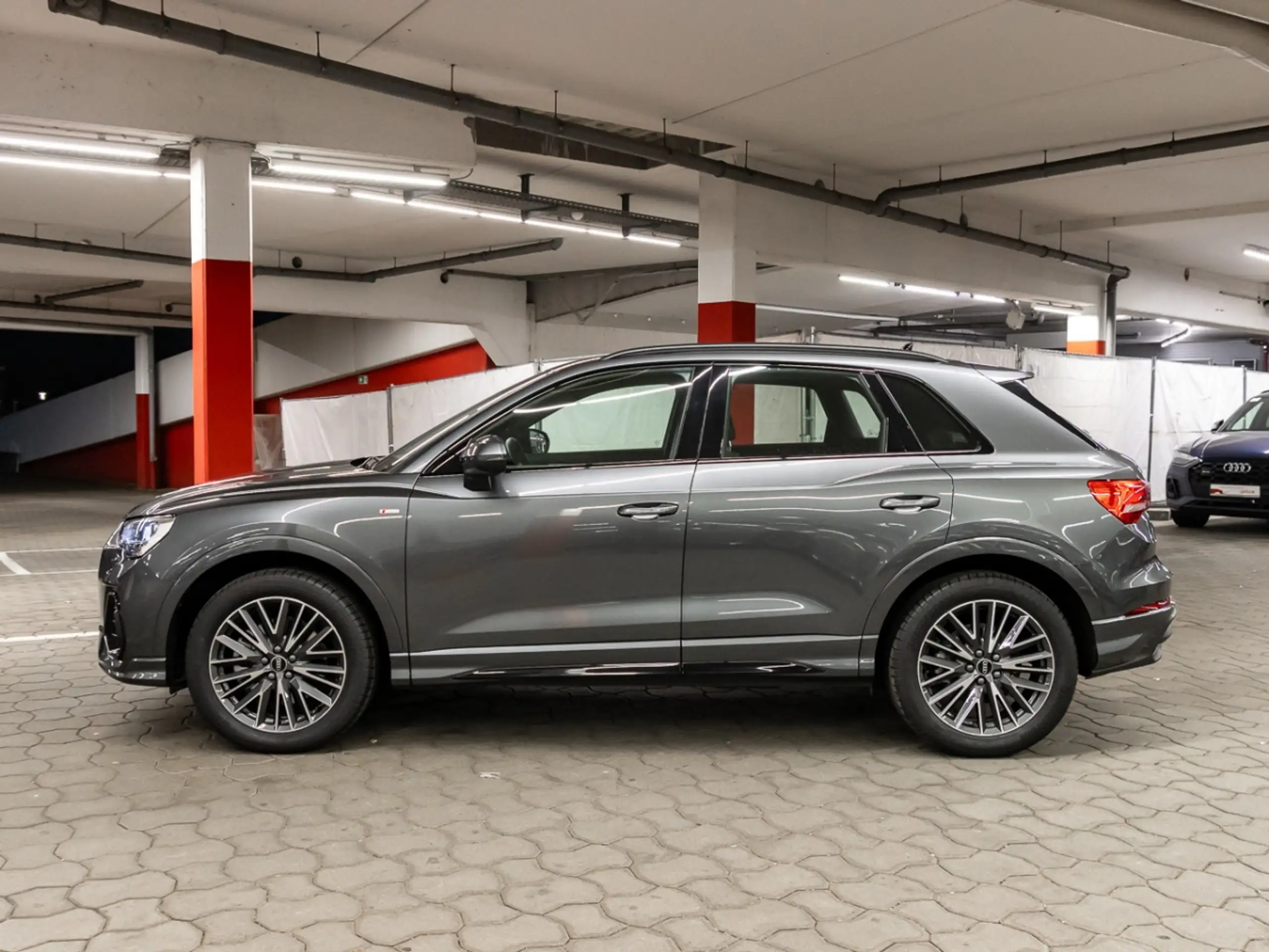 Audi - Q3