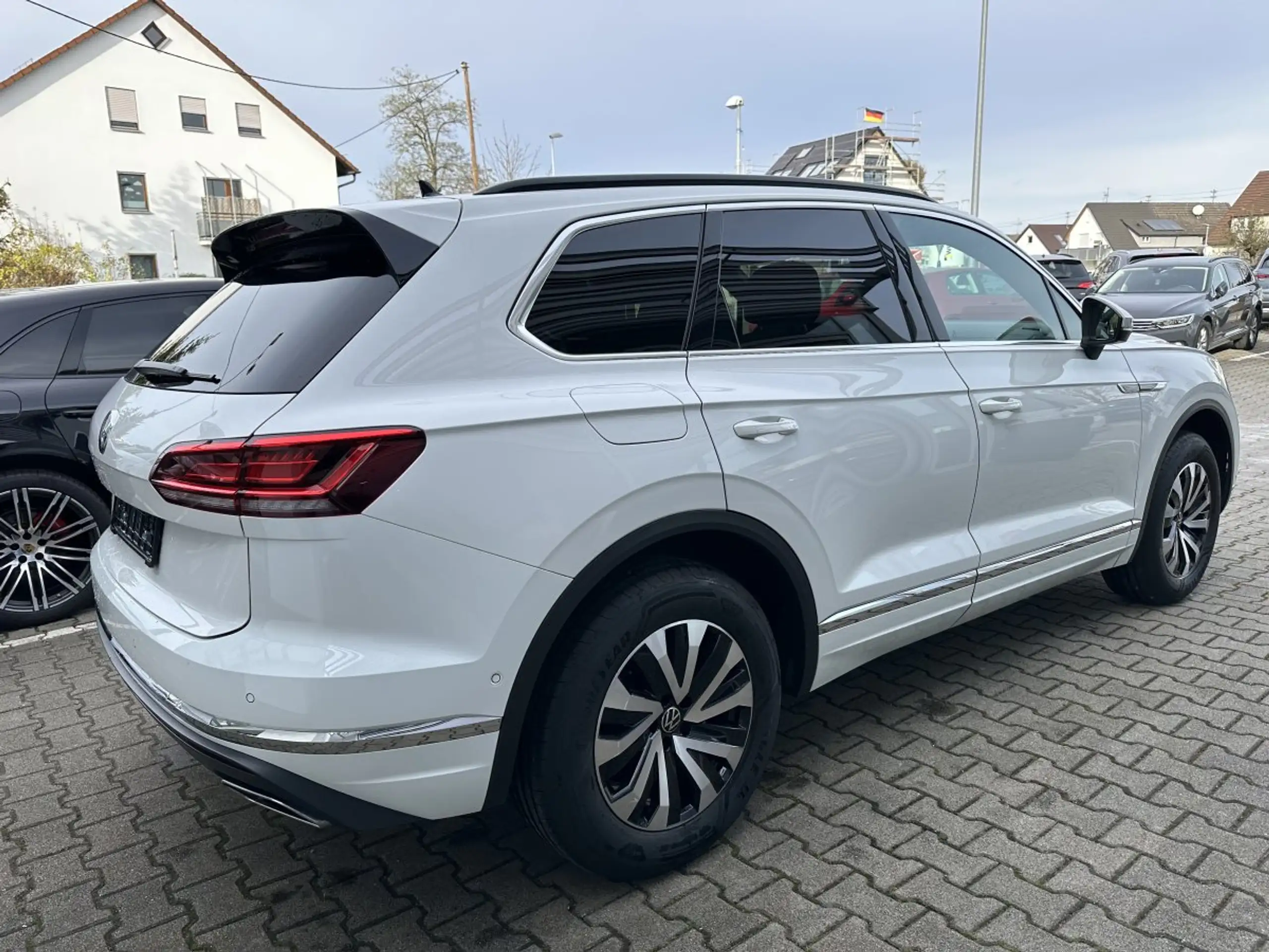 Volkswagen - Touareg