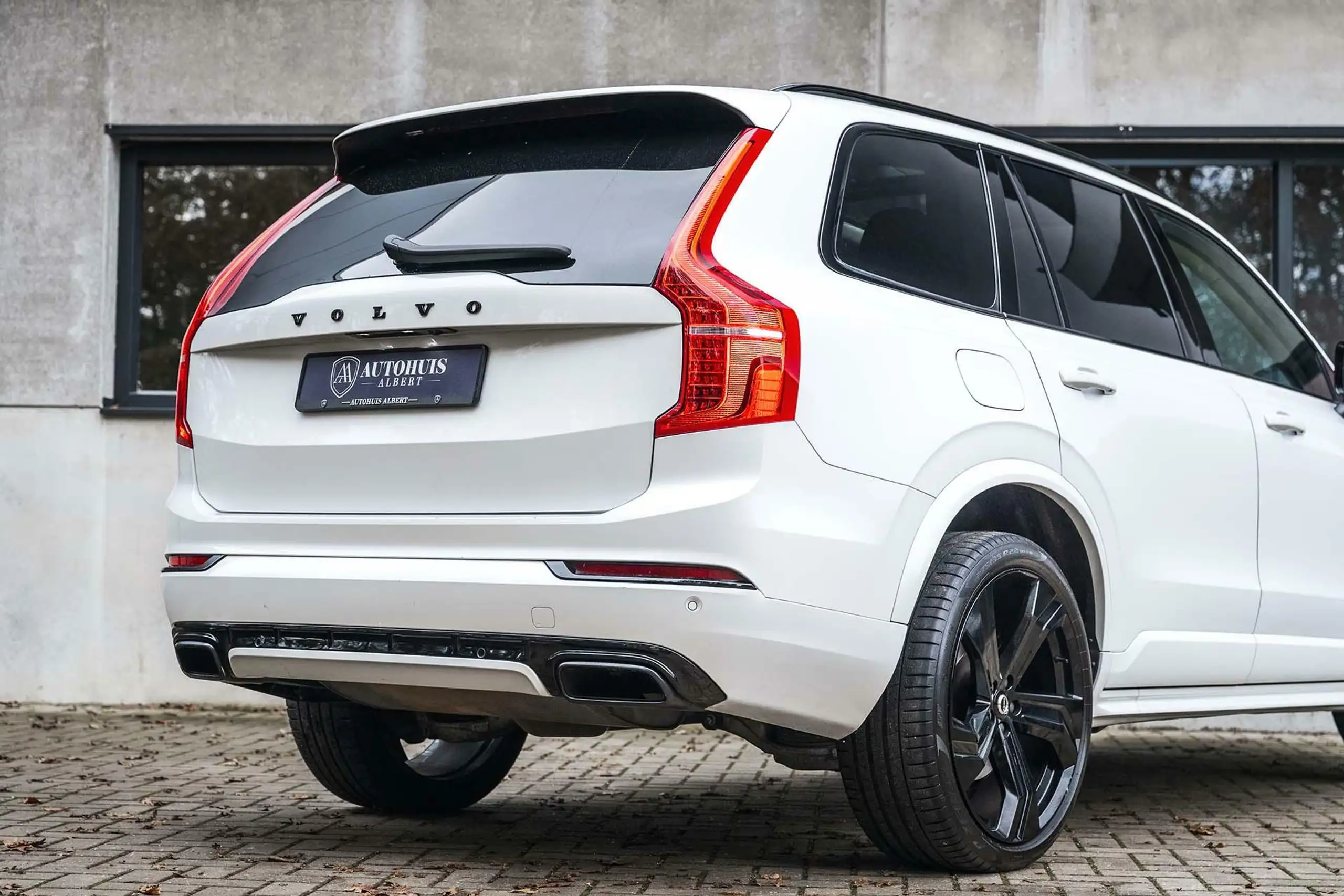 Volvo - XC90